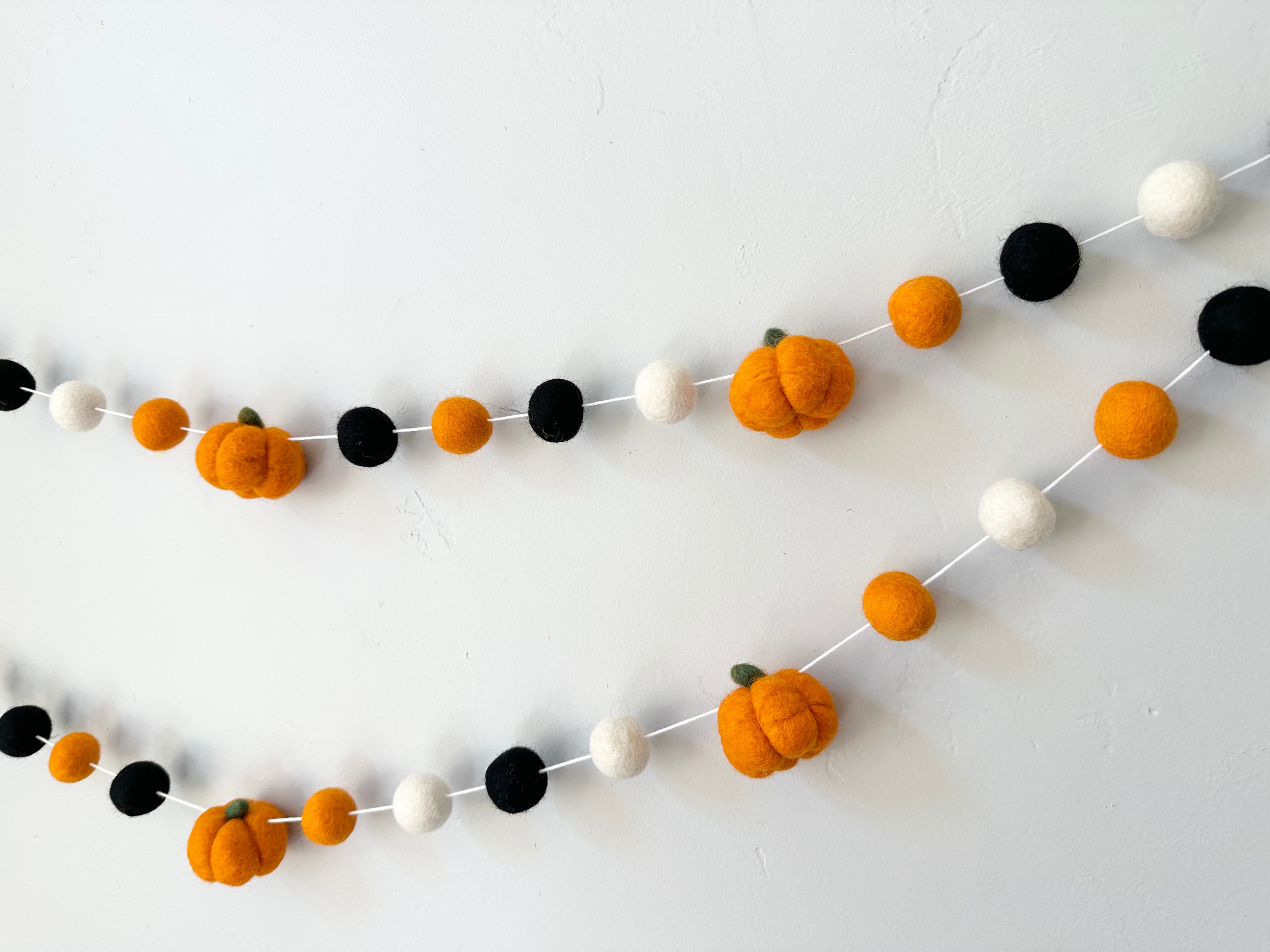 Halloween Pumpkin Garland Decor - Spooky Fall Party & Home Decoration for Halloween, Thanksgiving & Autumn Festivals