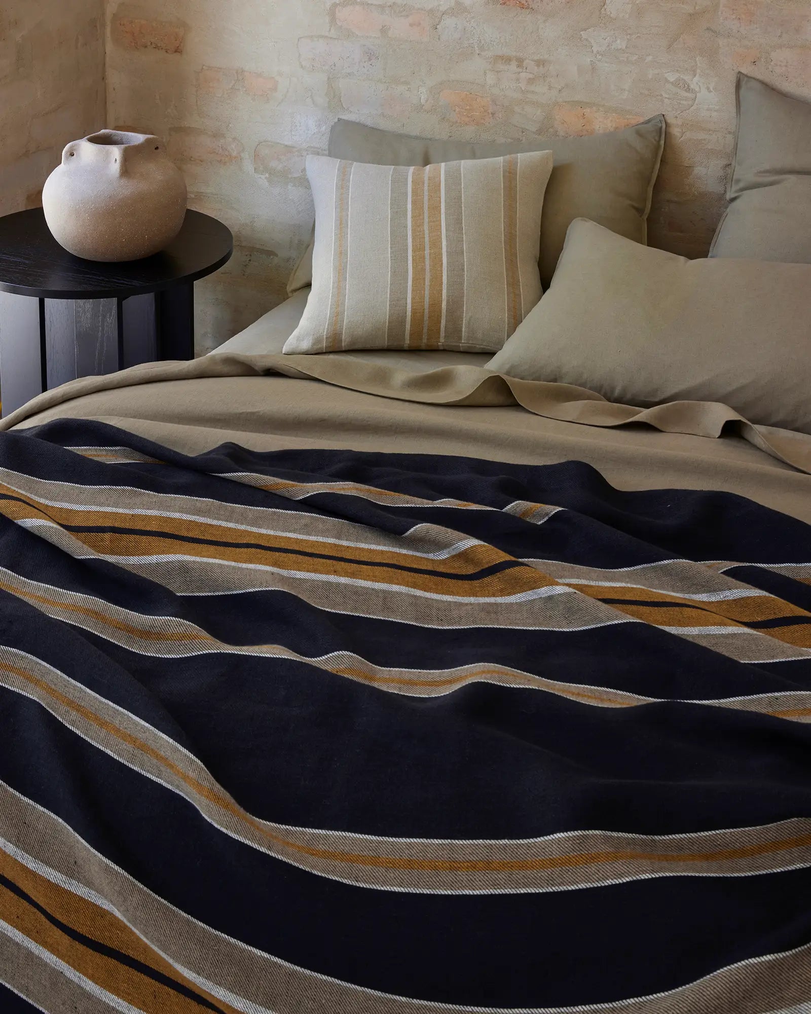 Franco Linen Throw Blanket - Soft & Breathable Lightweight Bedspread for Sofa, Bed, or Outdoor Use - Perfect for Cozy Evenings, Picnics & Home Decor