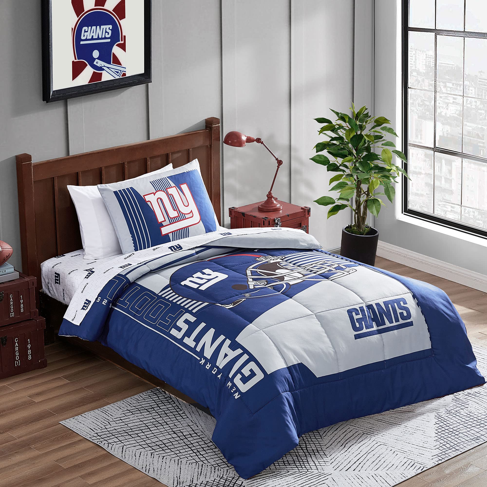 CS CATHAYSPORTS NFL Unisex-Adult Status Bed in A Bag Set - 3-Piece Comforter Set with Pillow Shams, Team Logo Design for Football Fans - Perfect for Game Day Decor, Dorm Room Essentials & Sports Themed Bedroom