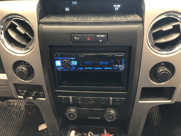 Alpine UTE-73BT Single DIN Bluetooth Car Stereo - Wireless Audio Receiver, Hands-Free Calling, USB Port - Perfect for Upgrading Your Car Audio System