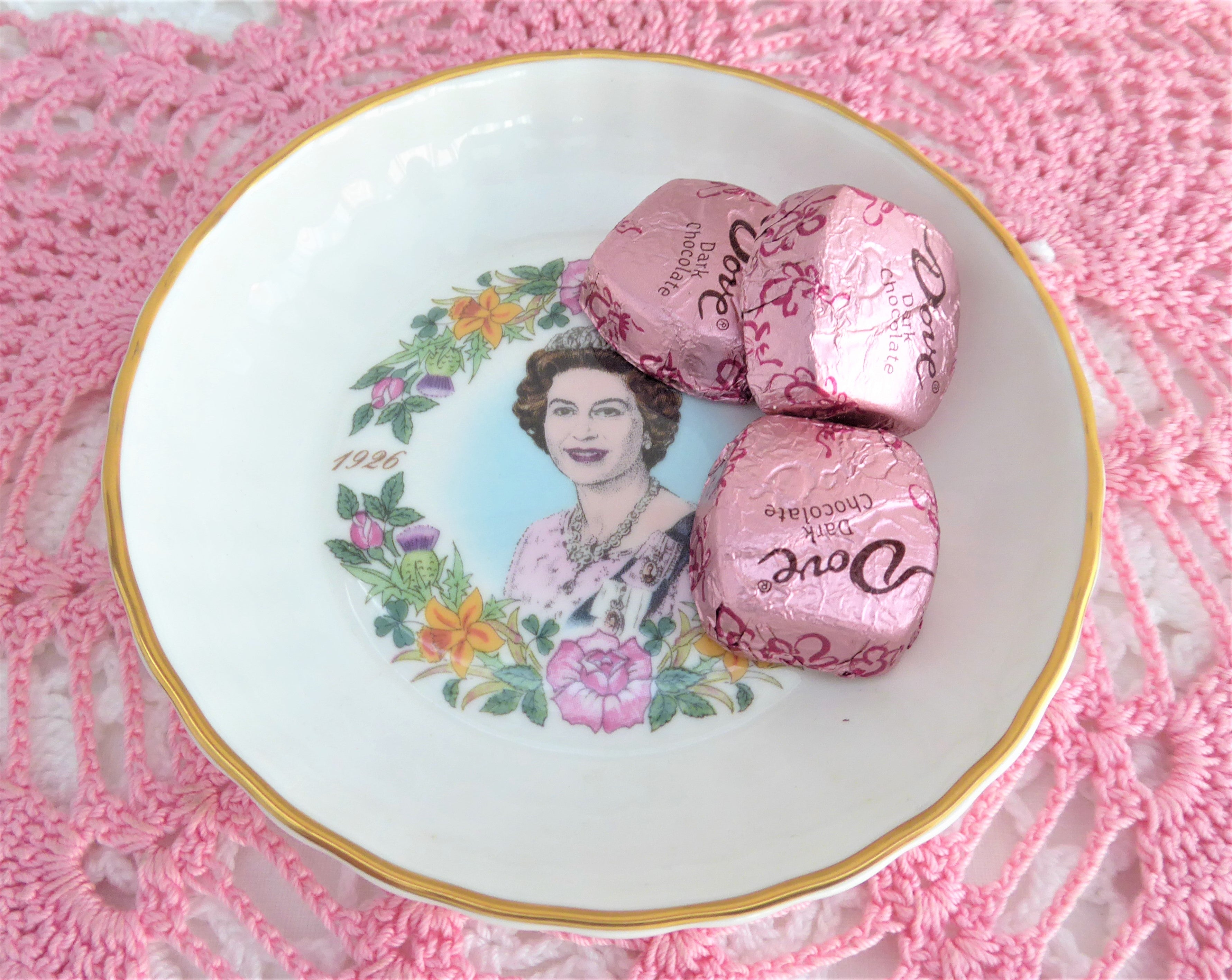 Queen Elizabeth II Commemorative Coalport Plate 1986 - Royal Souvenir Teabag Holder & Ring Dish - Perfect for Tea Parties & Royal Memorabilia Collectors
