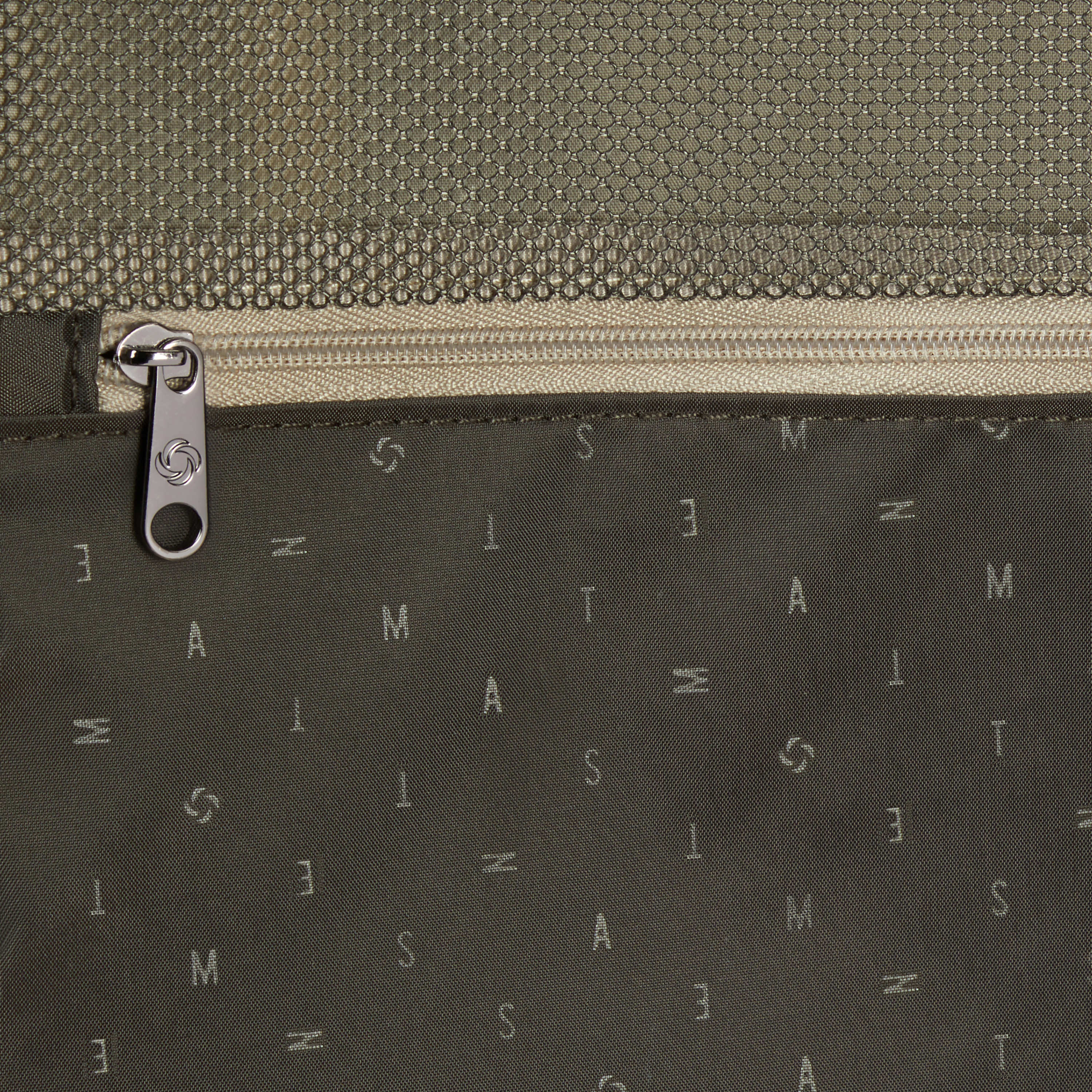 Samsonite Airea Spinner Medium 24