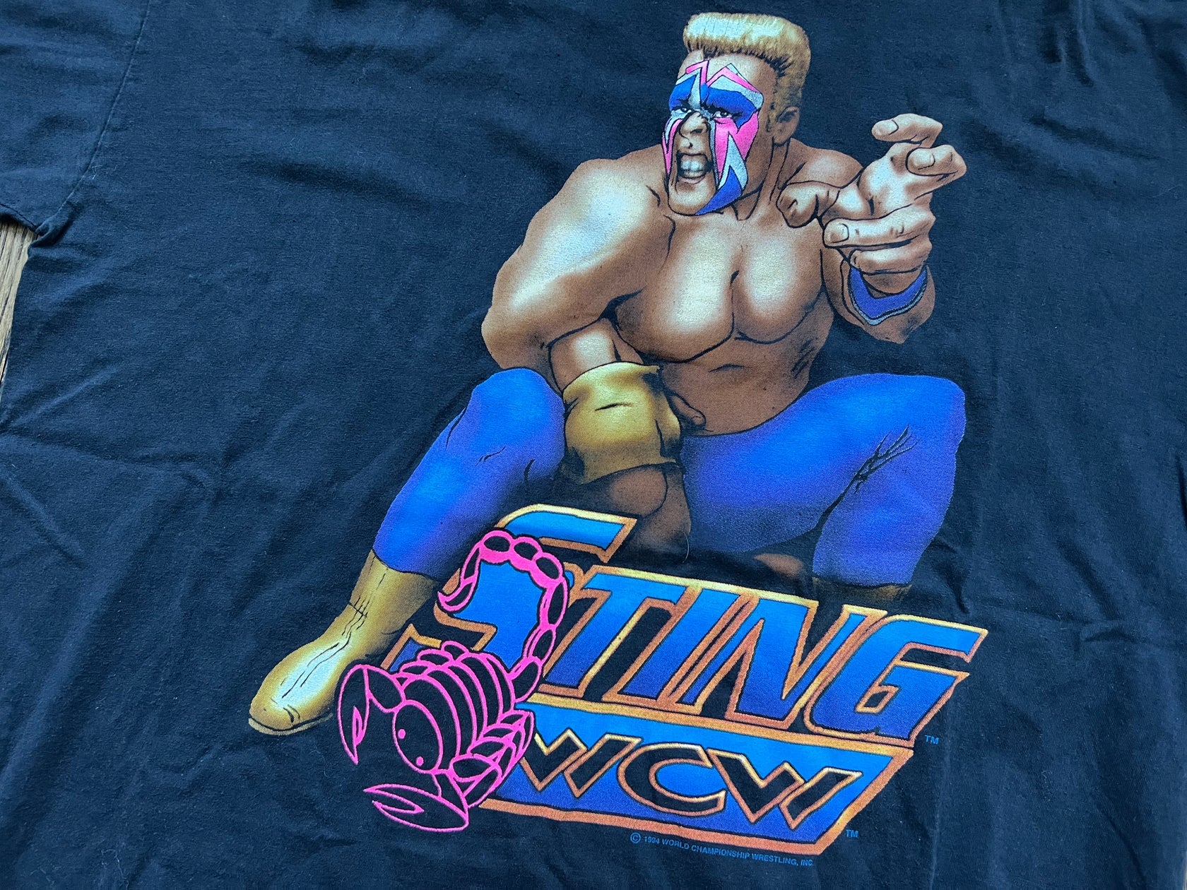 1994 WCW Sting 'Scorpion Death Lock' Wrestling T-Shirt - Vintage Pro Wrestling Fan Apparel for Men & Women - Perfect for Wrestling Events, Cosplay & Retro Sports Fashion