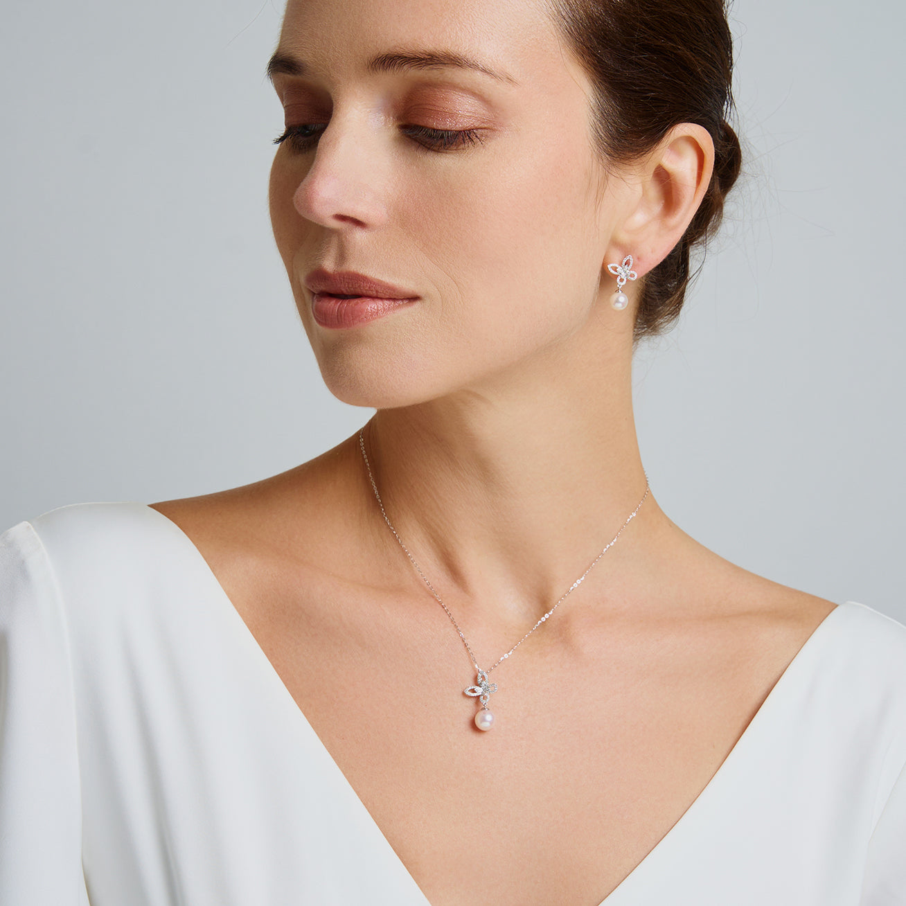 18K Solid Gold Diamond Akoya Hanadama Pearl Necklace - Elegant Jewelry Gift for Women, Bridal, Anniversary & Special Occasions | KN00280