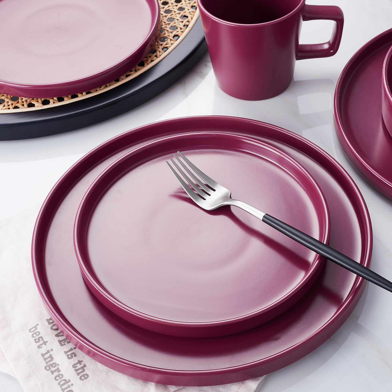 Premium Cleo Stoneware Dinnerware Set - Elegant Magenta Color, 16-Piece Set for Stylish Dining & Entertaining - Perfect for Dinner Parties, Family Gatherings & Everyday Use