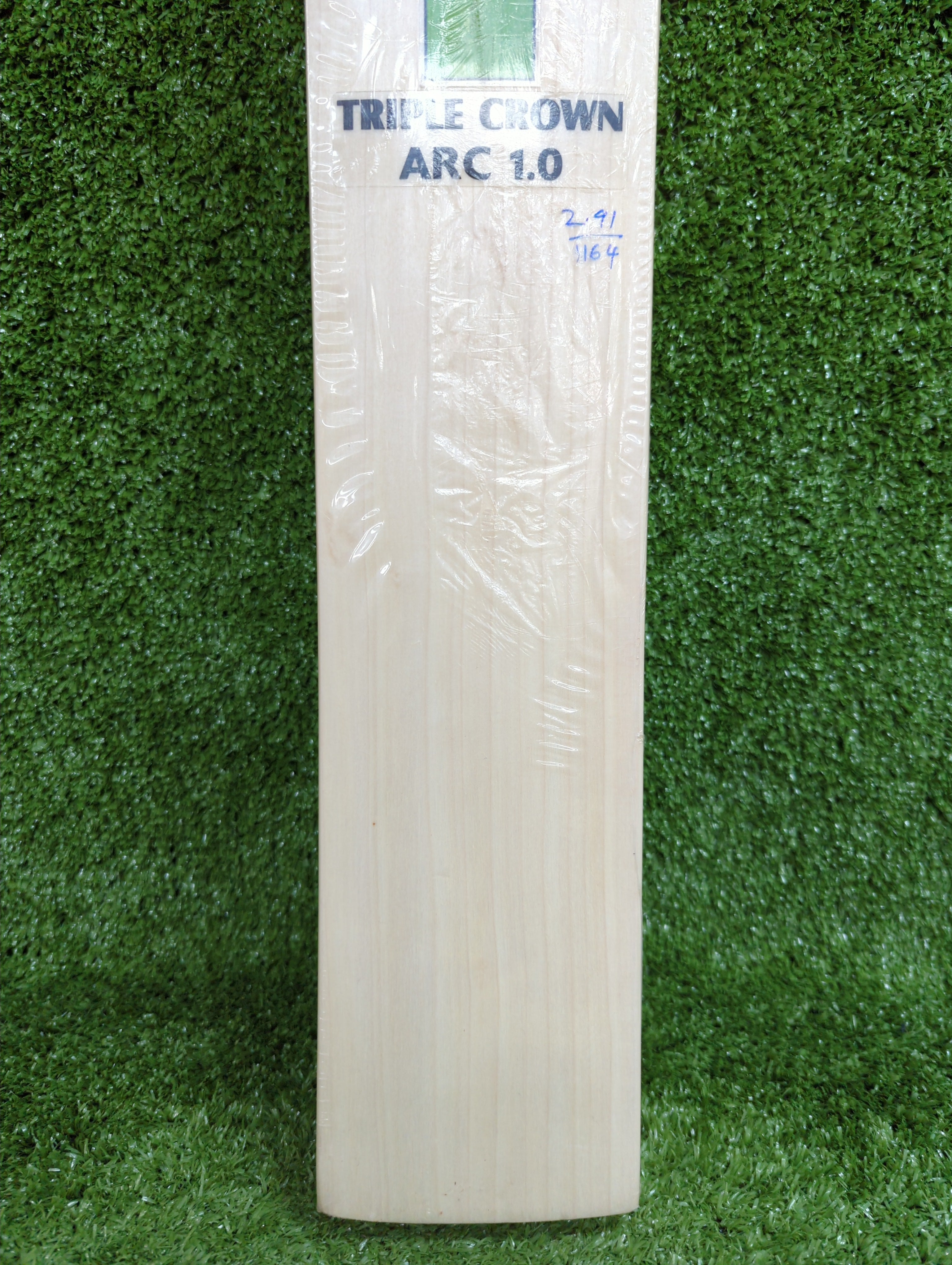 SG Triple Crown Arc 1.0 English Willow Cricket Bat - Premium Performance for Professional & Recreational Cricket Players - Perfect for Matches, Practice & Training Sessions