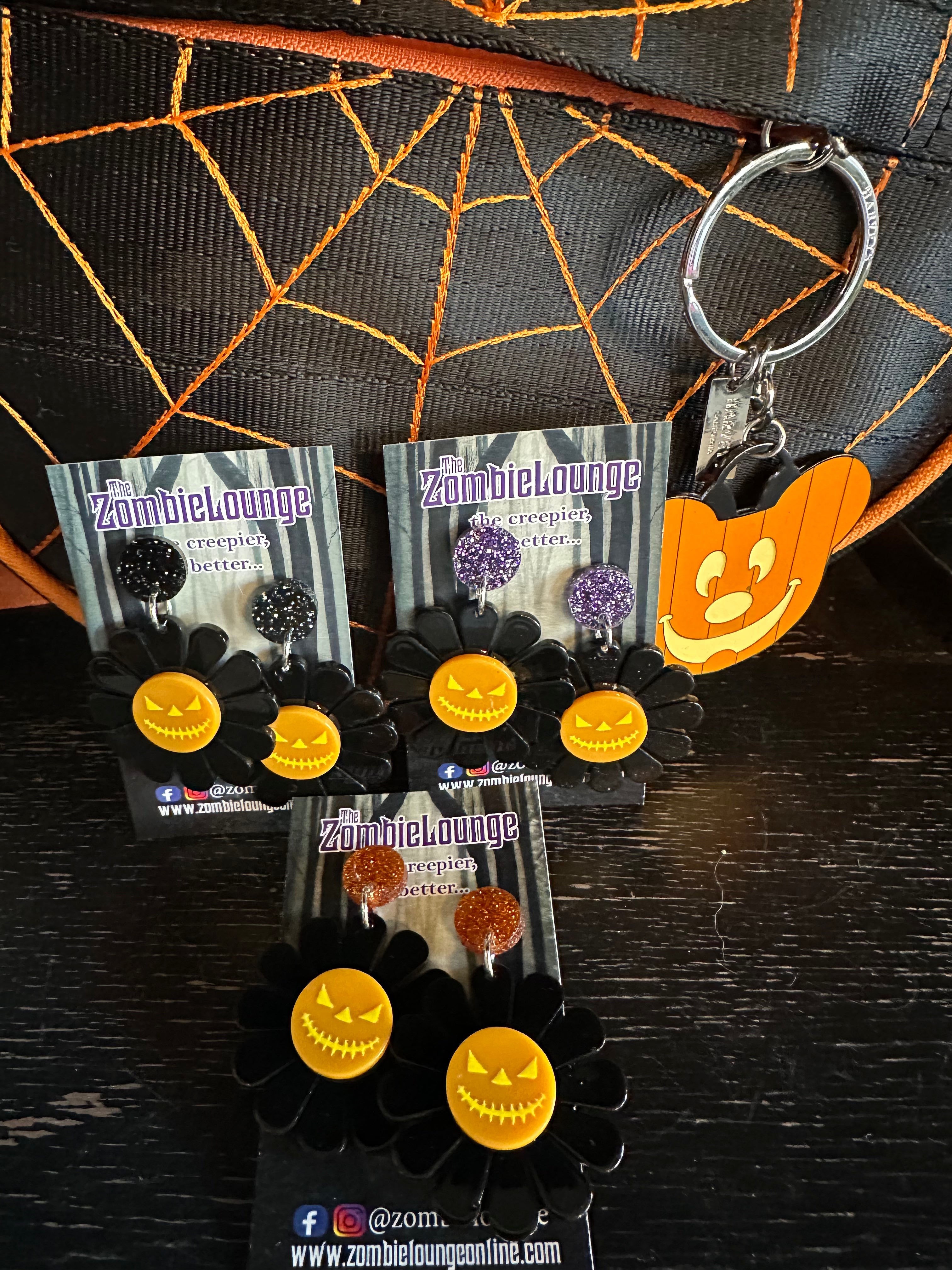 Halloween Pumpkin Flower Jack O' Lantern Earrings - Cute Dangle Drop Earrings for Women, Perfect for Halloween Costumes, Fall Festivals & Spooky Party Accessories