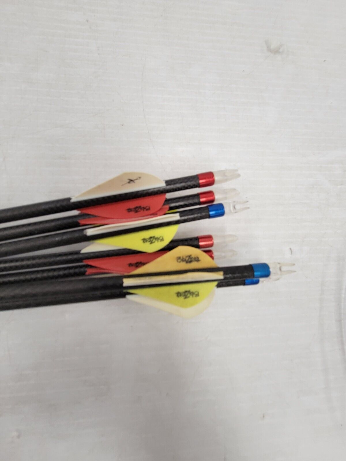 Maxima 17 Bow Arrows - High Performance Carbon Arrows for Hunting & Target Practice | Perfect for Outdoor Archery & Competitive Shooting