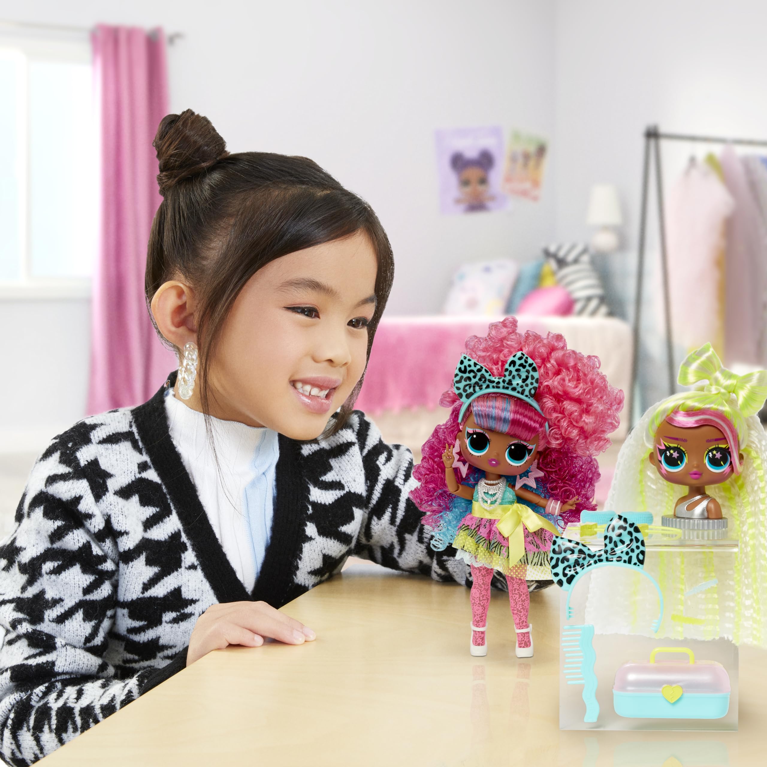 L.O.L. Surprise! Tweens Surprise Swap Curls-2-Crimps Cora Fashion Doll with 20+ Surprises - Styling Head, Fabulous Fashions & Accessories - Perfect Gift for Girls Ages 4+ - Birthday, Christmas & Playtime Fun