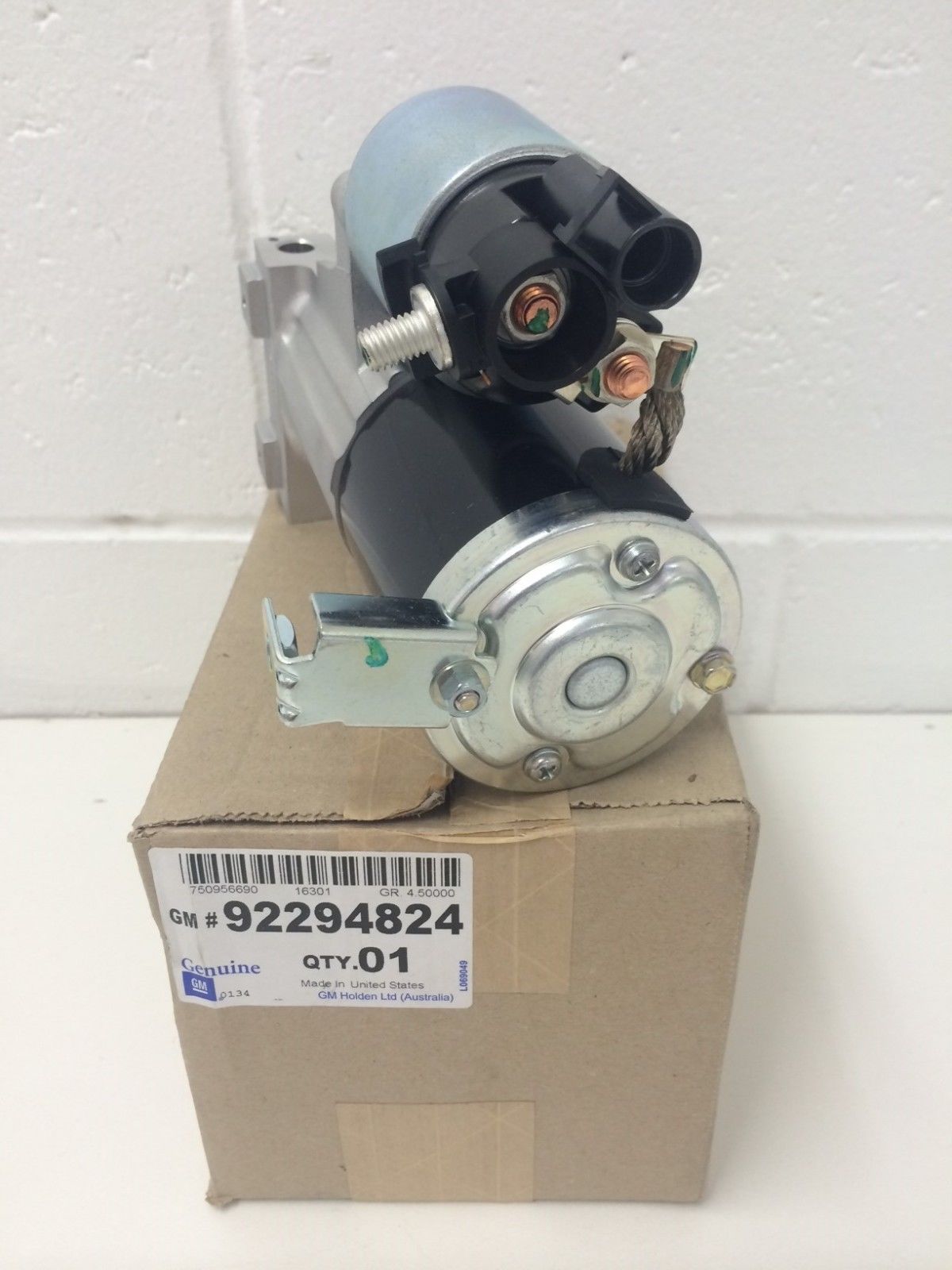 Genuine VF Commodore V8 Starter Motor Part #92294824 - Compatible with L77, LS3, LSA Engines - Perfect for Engine Repair & Performance Upgrades