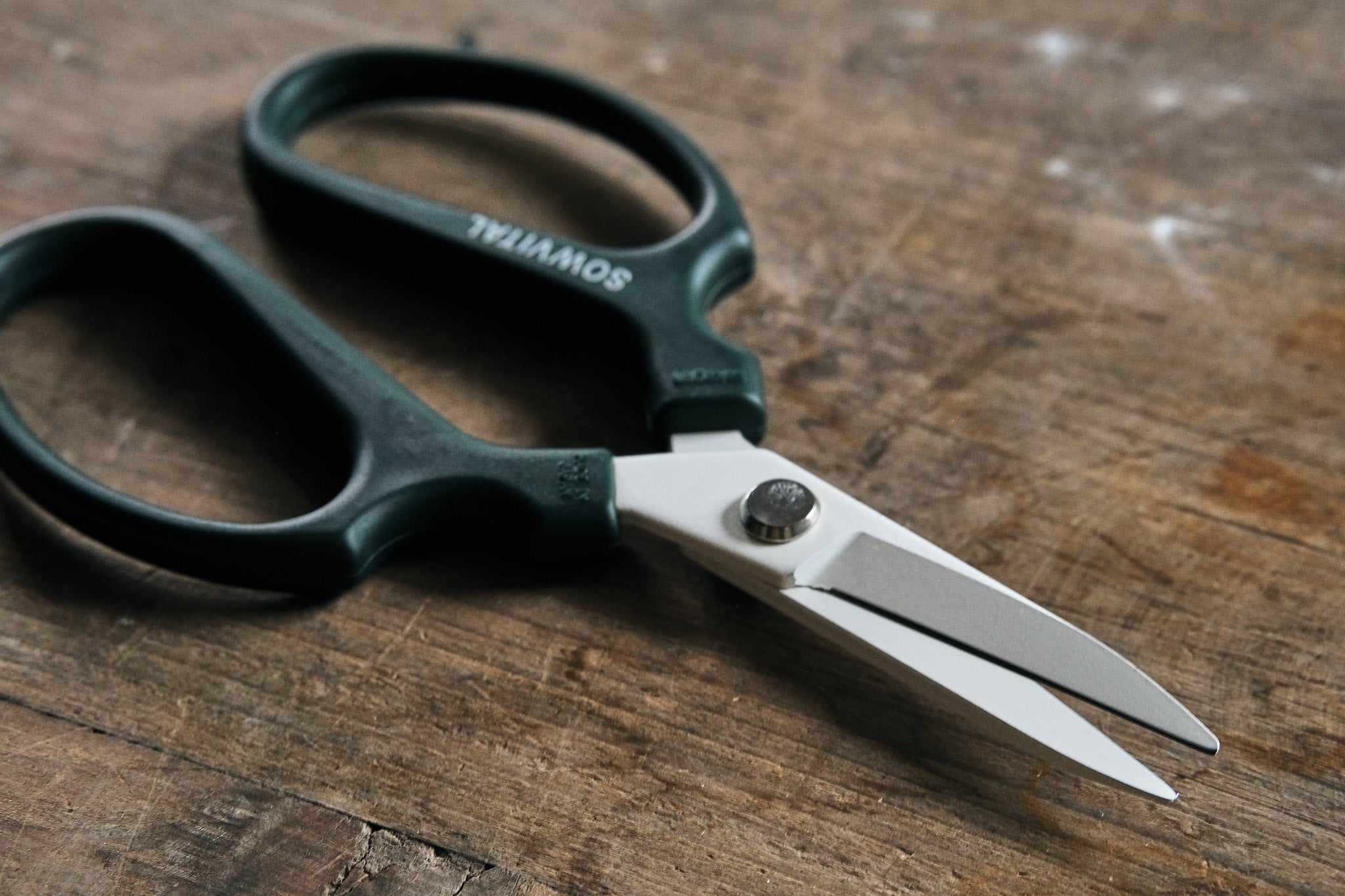 Sowvital Professional Garden Pruning Shears - Sharp Bypass Scissors for Trimming Plants, Flowers, and Shrubs - Perfect for Gardening, Landscaping, and DIY Home Projects