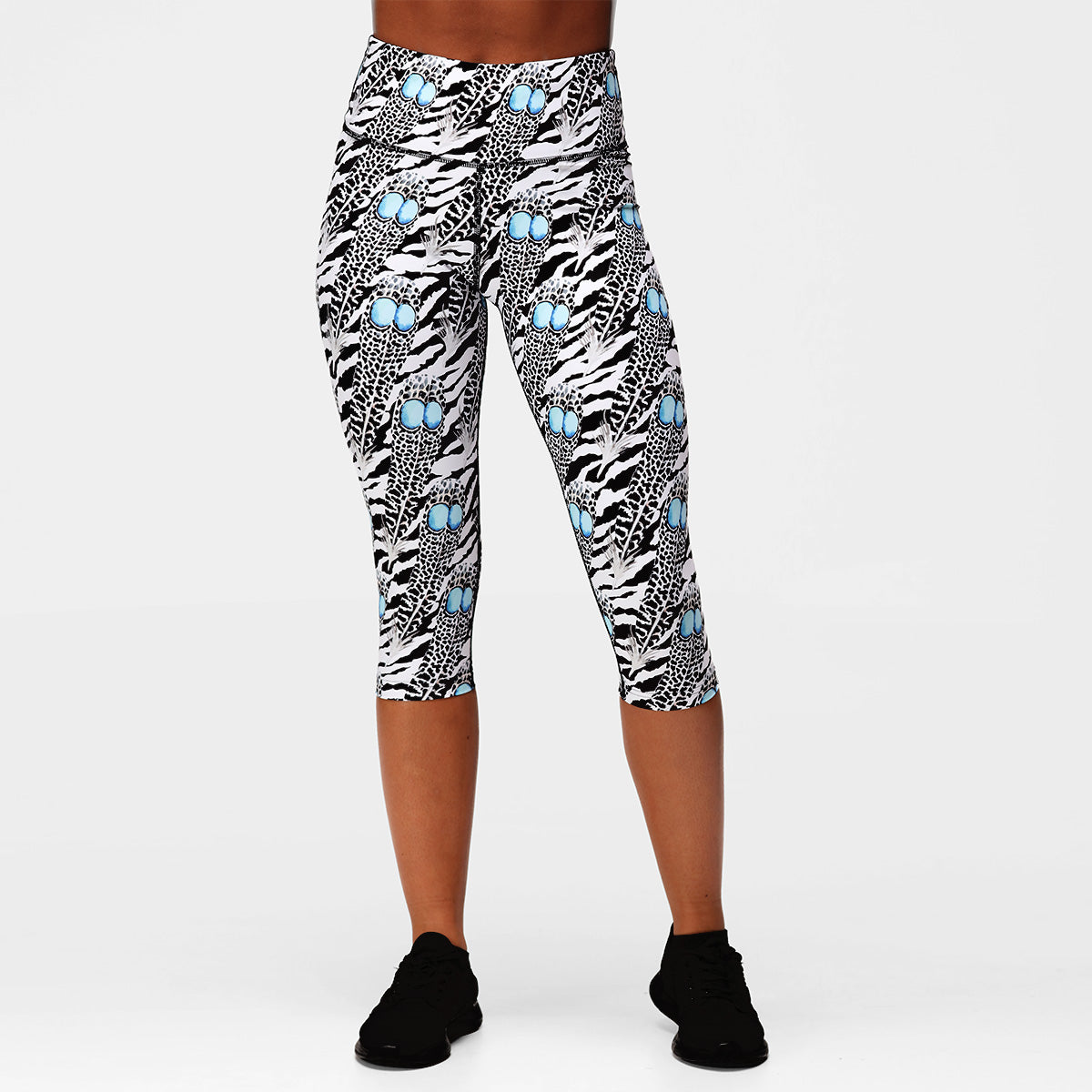 Monochrome Quill Capri - Stylish and Comfortable Women's Casual Pants for Everyday Wear, Perfect for Office, Travel, and Leisure Outfits