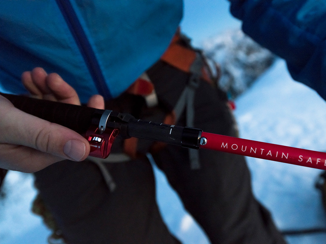 MSR DynaLock Ascent Trekking Poles - Lightweight Adjustable Hiking Poles for Men & Women - Perfect for Backpacking, Mountain Climbing & Outdoor Adventures