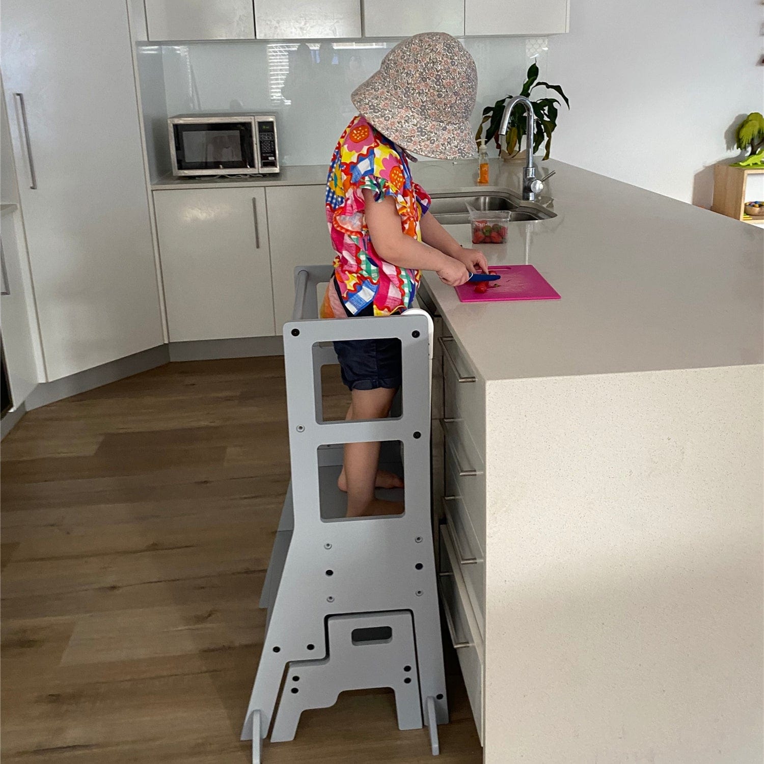 JALA Deluxe Adjustable Wooden Learning Tower for Toddlers - Safe Kitchen Step Stool Helper for Kids Cooking & Baking - Perfect Montessori Educational Tool for Home & Preschool Use