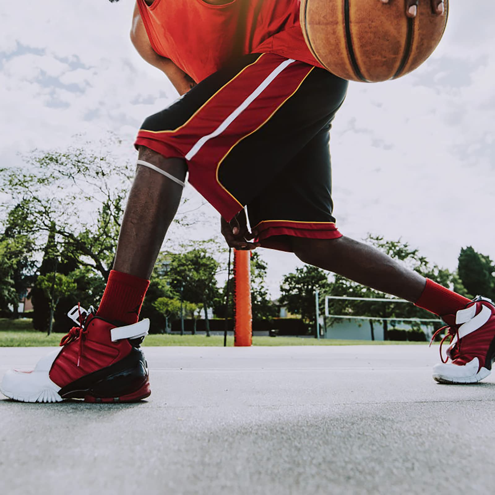 JUOPZKENN Thin Patella Knee Pads - Adjustable Knee Strap Brace for Basketball, Running & Workouts - Elastic Support for Joint Pain Relief & Injury Prevention - Ideal for Sports, Gym & Active Lifestyles