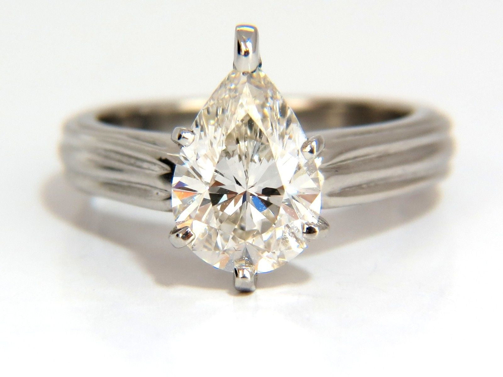 2.00ct GIA Certified Pear Brilliant Diamond Solitaire Ring - I/SI1 Clarity, Platinum Setting for Engagement, Wedding & Anniversary Gifts