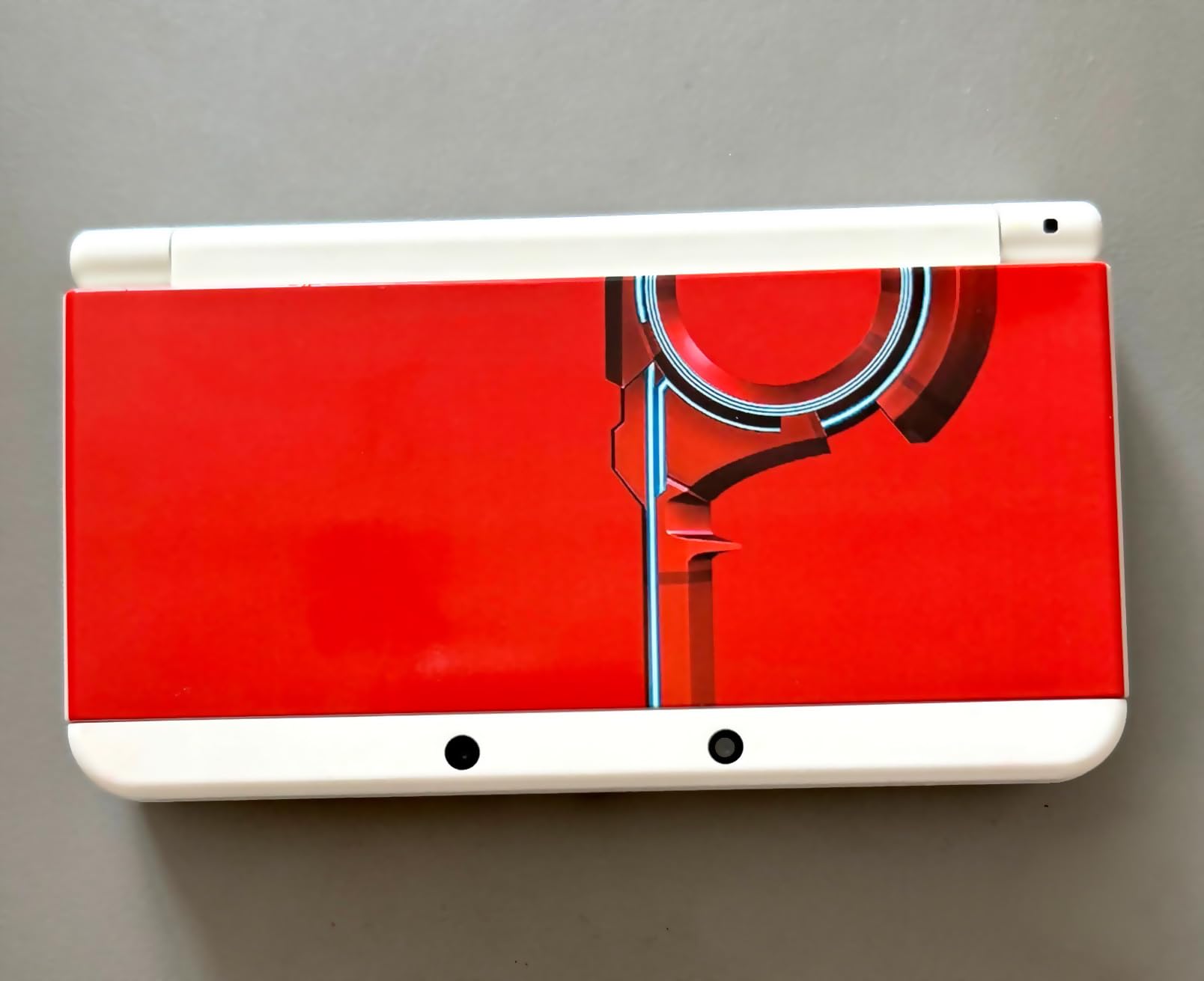 Monado Edition Red New 3DS XL Faceplate Shell Replacement Set - Top & Bottom Cover Plates with White Backplate for Nintendo 3DS Small Handheld Console | Custom Gaming Accessories for Enhanced Gameplay Experience