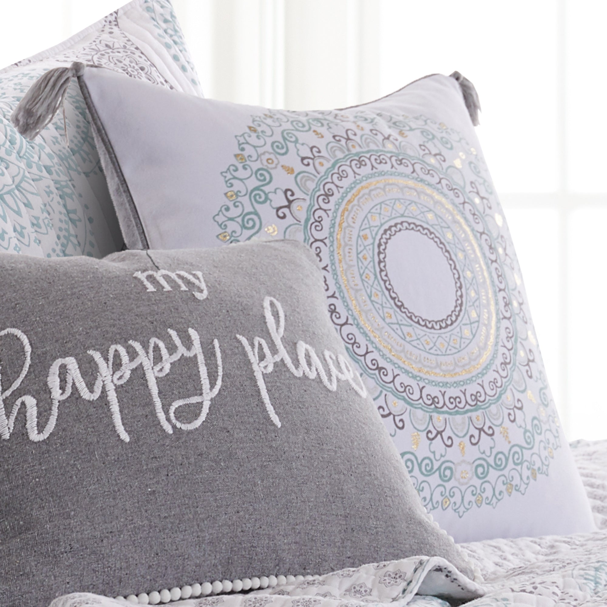 Printed Medallion Decorative Throw Pillow Cover - Elegant Shutters Design for Sofa, Bed & Home Decor