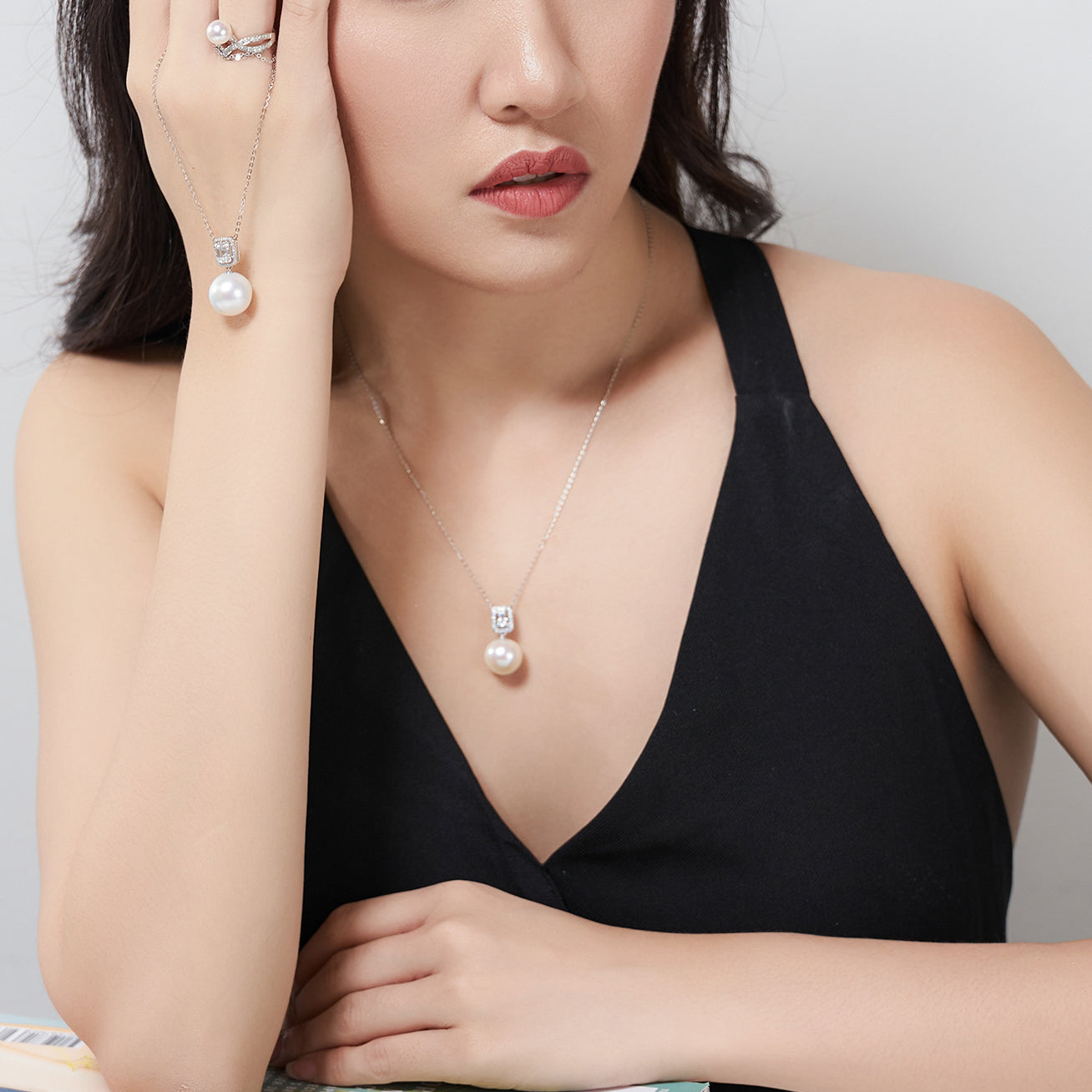 18K Solid Gold Edison Pearl Necklace KN00118 - Elegant Pearl Jewelry for Women, Perfect for Weddings, Parties & Special Occasions