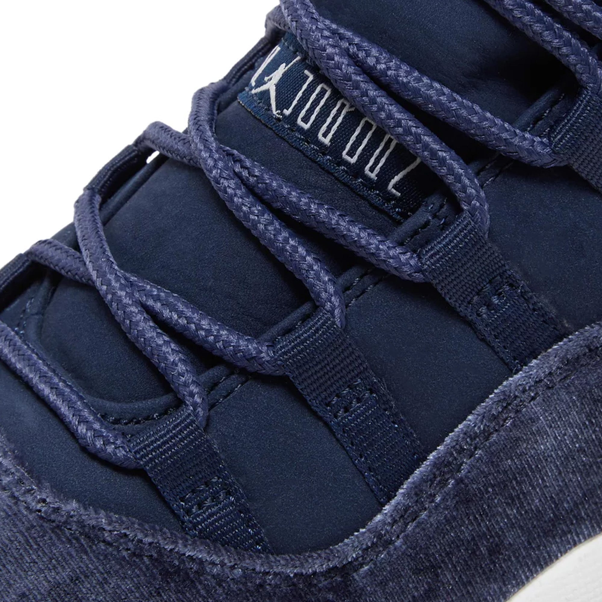 Air Jordan 11 Retro 'Midnight Navy' Women's Basketball Shoes (2022) - Stylish Sneakers for Casual Wear, Gym & Street Fashion
