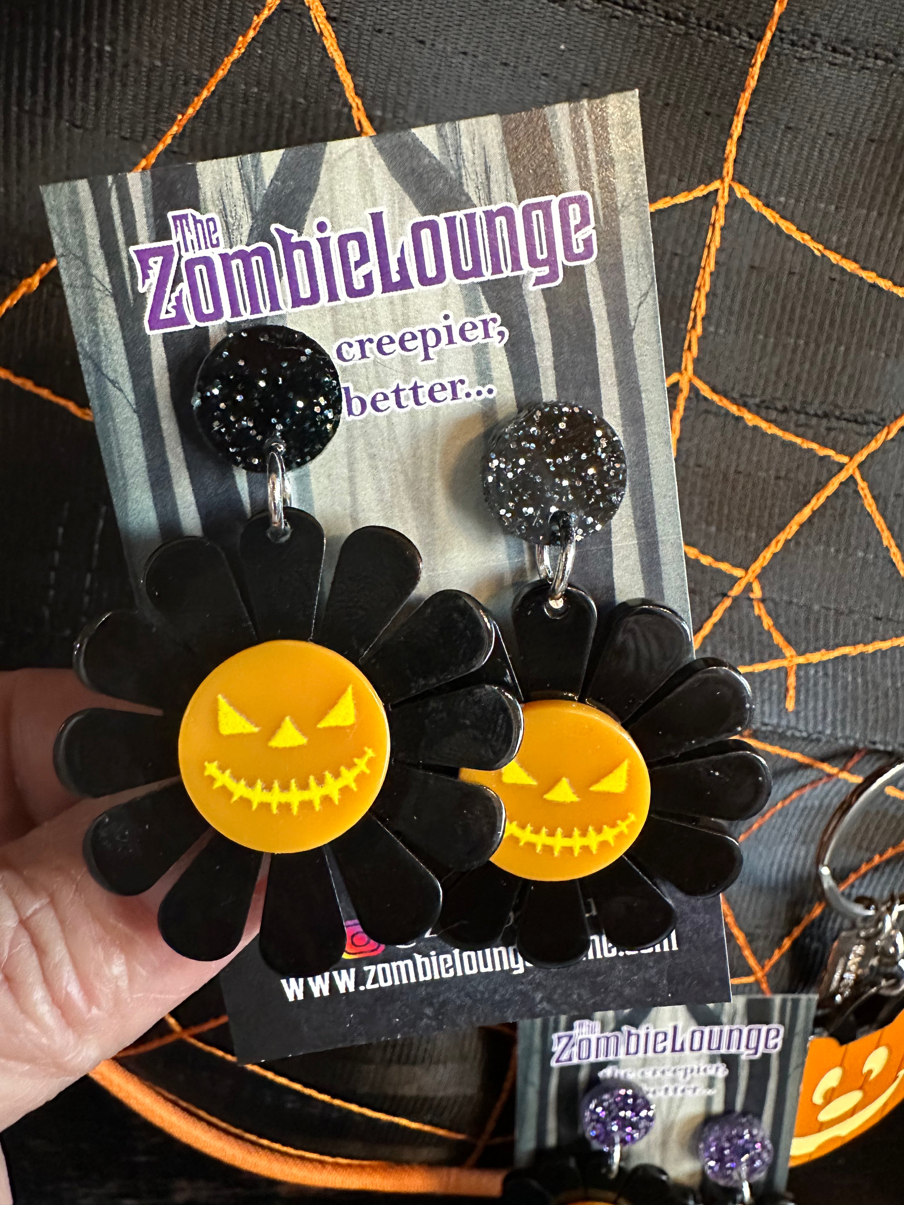 Halloween Pumpkin Flower Jack O' Lantern Earrings - Cute Dangle Drop Earrings for Women, Perfect for Halloween Costumes, Fall Festivals & Spooky Party Accessories