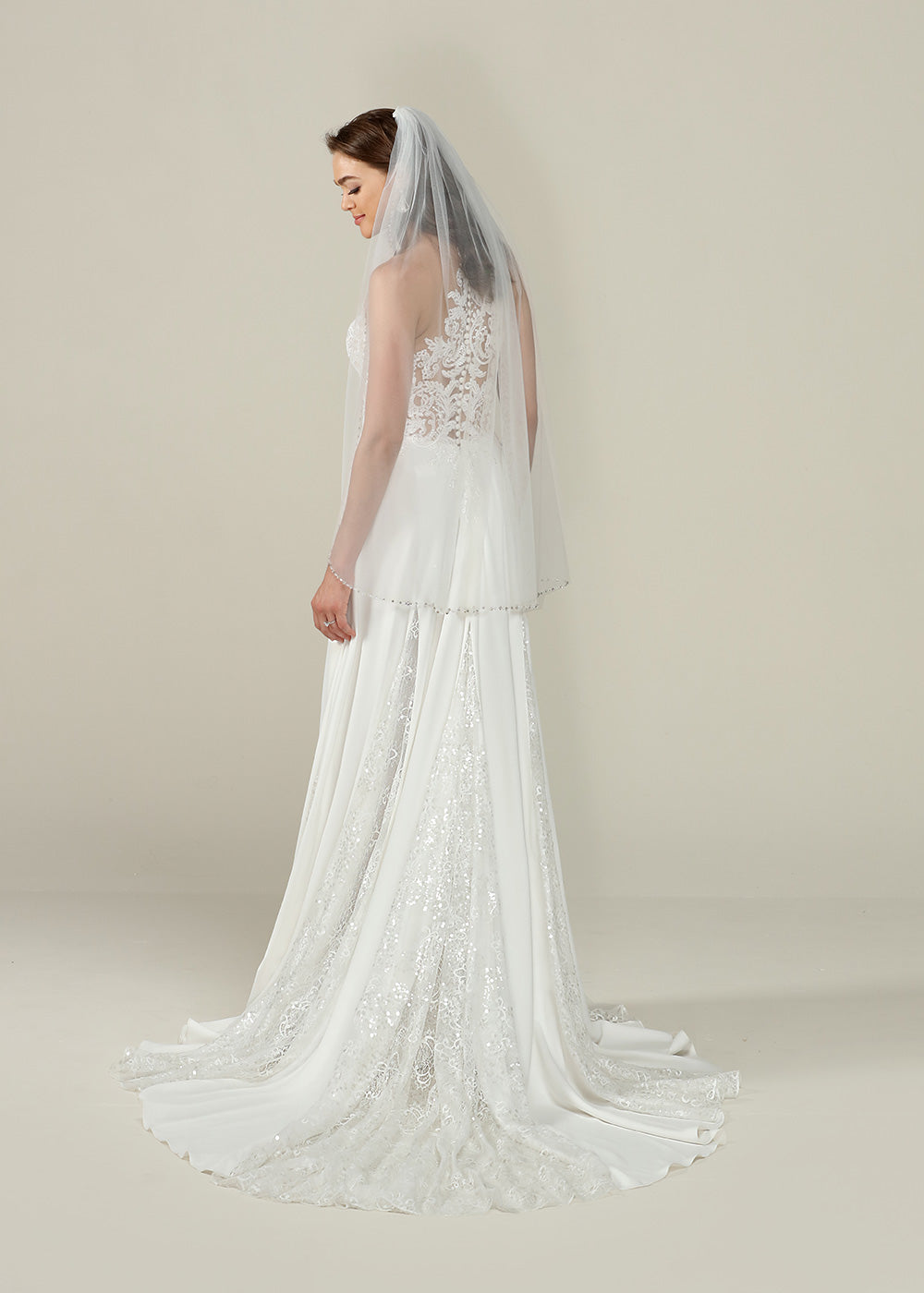 Elegant Willow Veil with Beaded Edging - Fingertip Length Wedding Veil for Brides | Perfect for Boho, Vintage & Beach Weddings