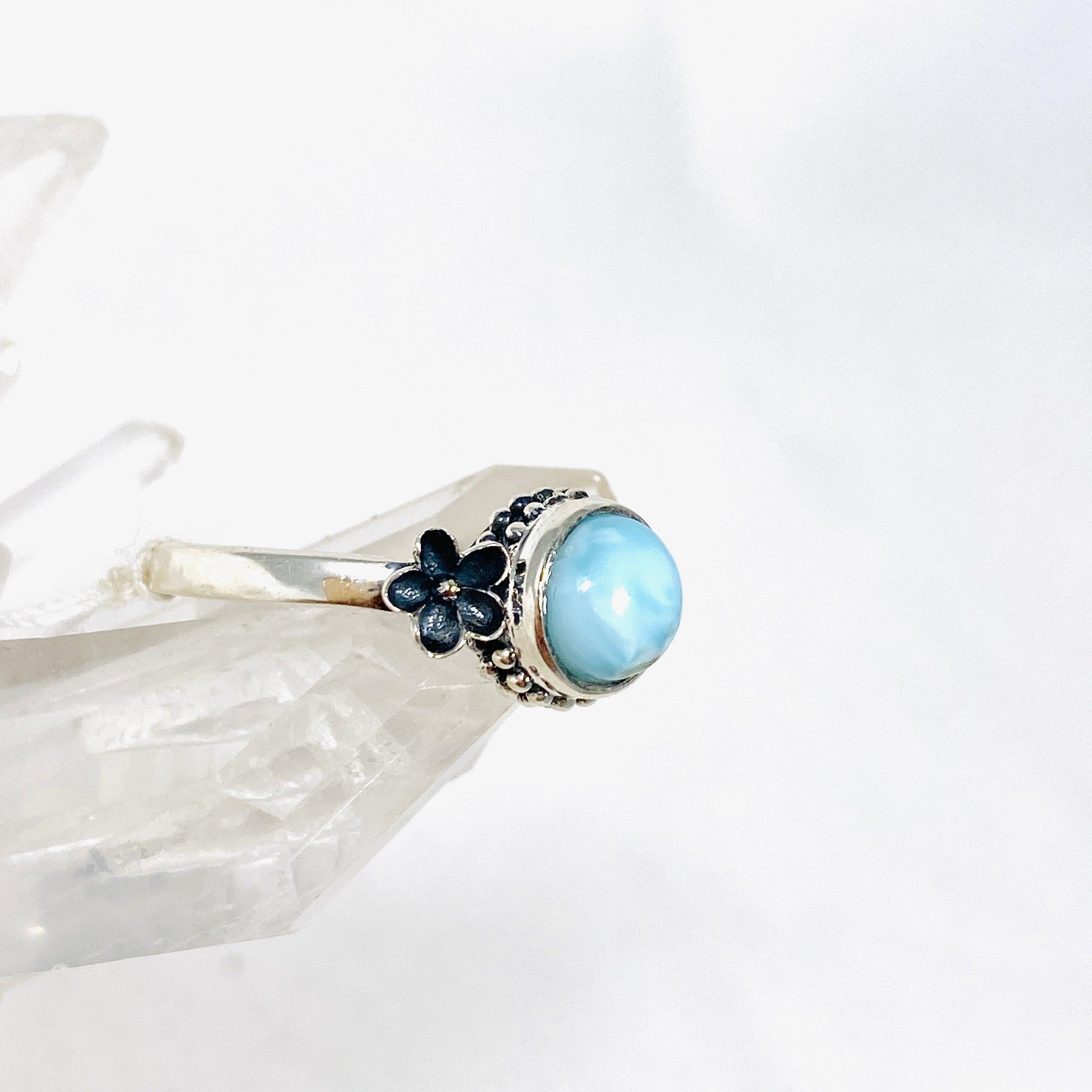 Larimar Sterling Silver Petite Round Ring with Flower Detailing - Size 9 - KRGJ3109 | Elegant Jewelry for Women, Perfect Gift for Birthday, Anniversary & Special Occasions