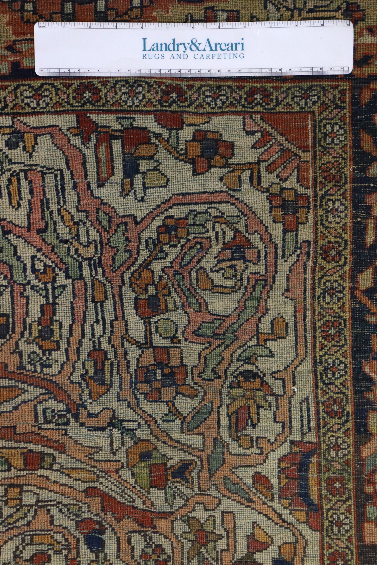 Antique Ferahan Sarouk Handwoven Traditional Persian Rug - J67173 - Perfect for Living Room, Bedroom & Home Decor