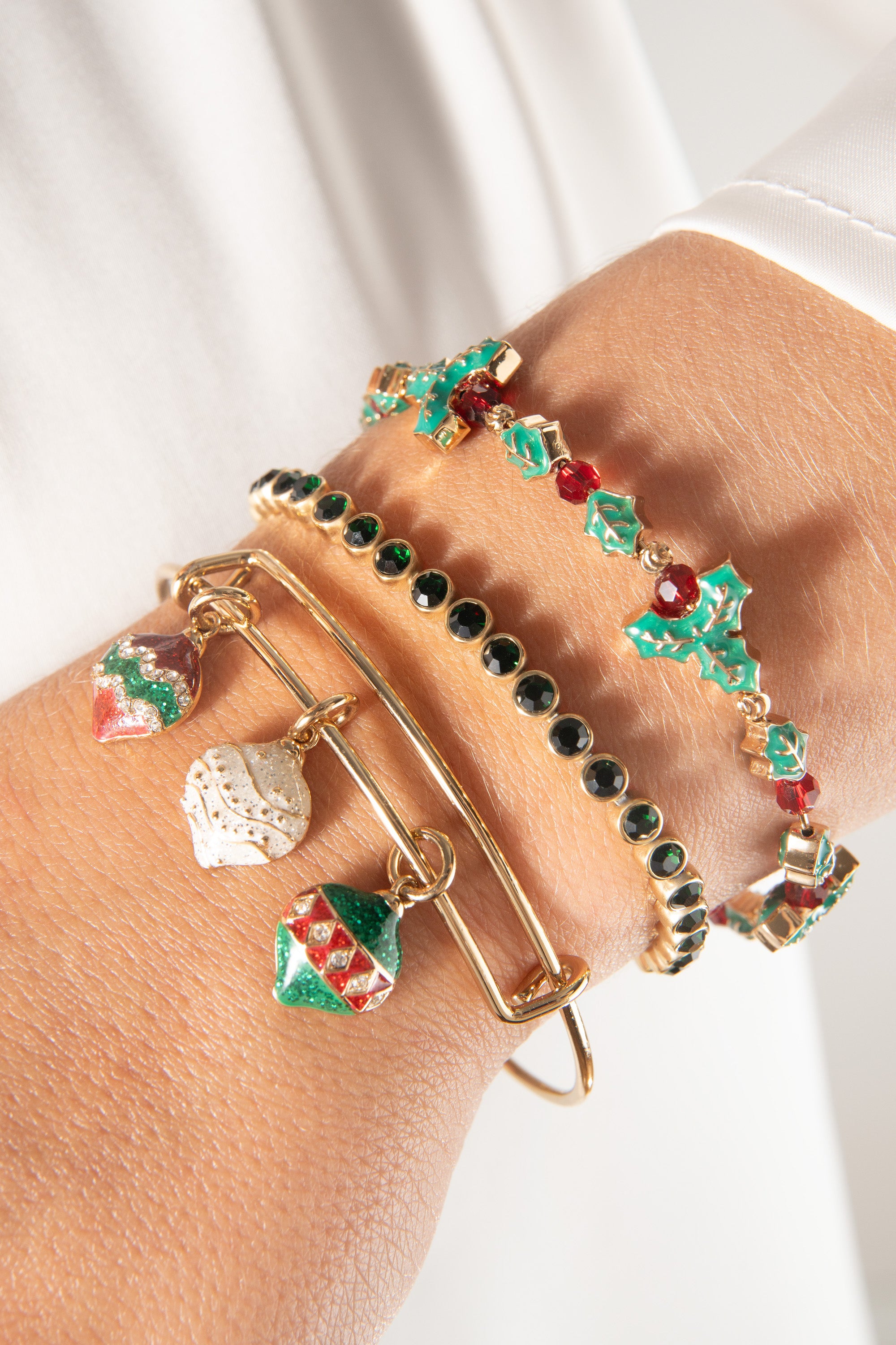 Holiday Holly Beaded Bangle Bracelet - Christmas Party Jewelry for Women - Perfect for Festive Gatherings & Gift Giving