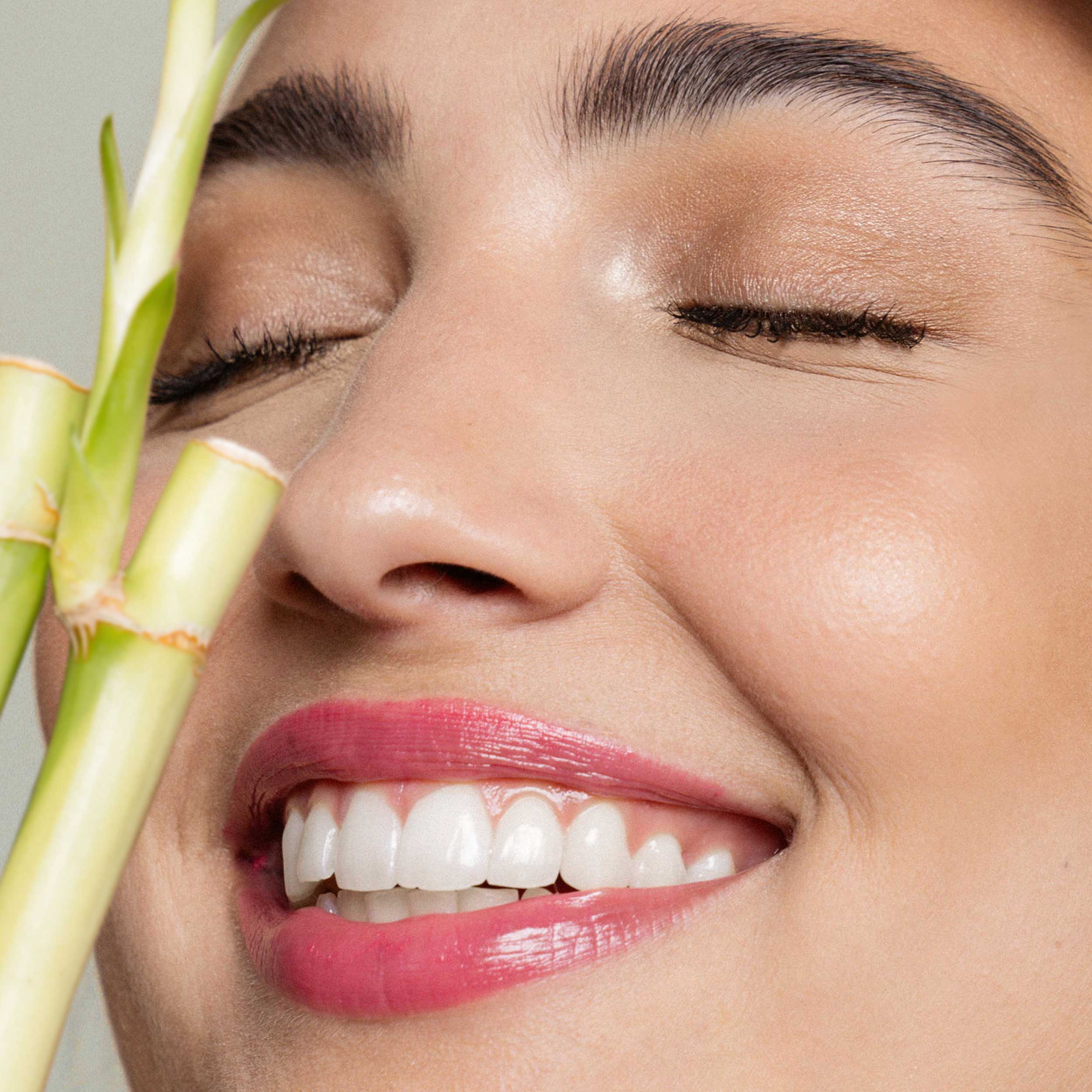 Bamboo Hyaluronic Acid Loose Setting Powder - Vegan, Cruelty-Free Translucent Face Powder for Oily Skin & Makeup Setting | Perfect for Daily Use, Photo Shoots & Special Occasions