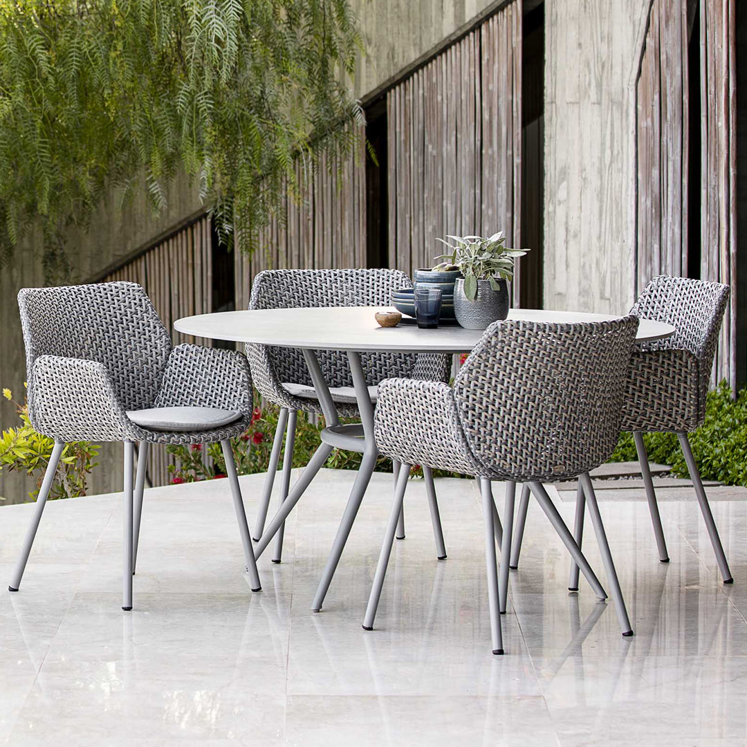 Joy Outdoor Dining Table Round - Durable Patio Furniture for Garden, Deck, and Backyard - Perfect for Outdoor Entertaining & Relaxation