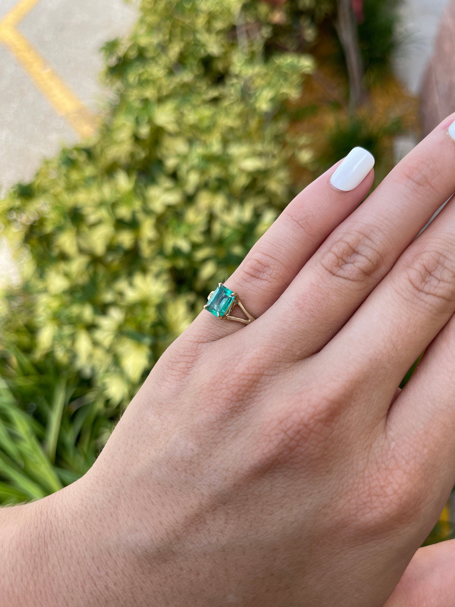 1.36ct 14K Gold Emerald Cut Vivid Green Natural Solitaire Split Shank Ring for Women - Elegant Engagement, Anniversary Gift & Special Occasion Jewelry