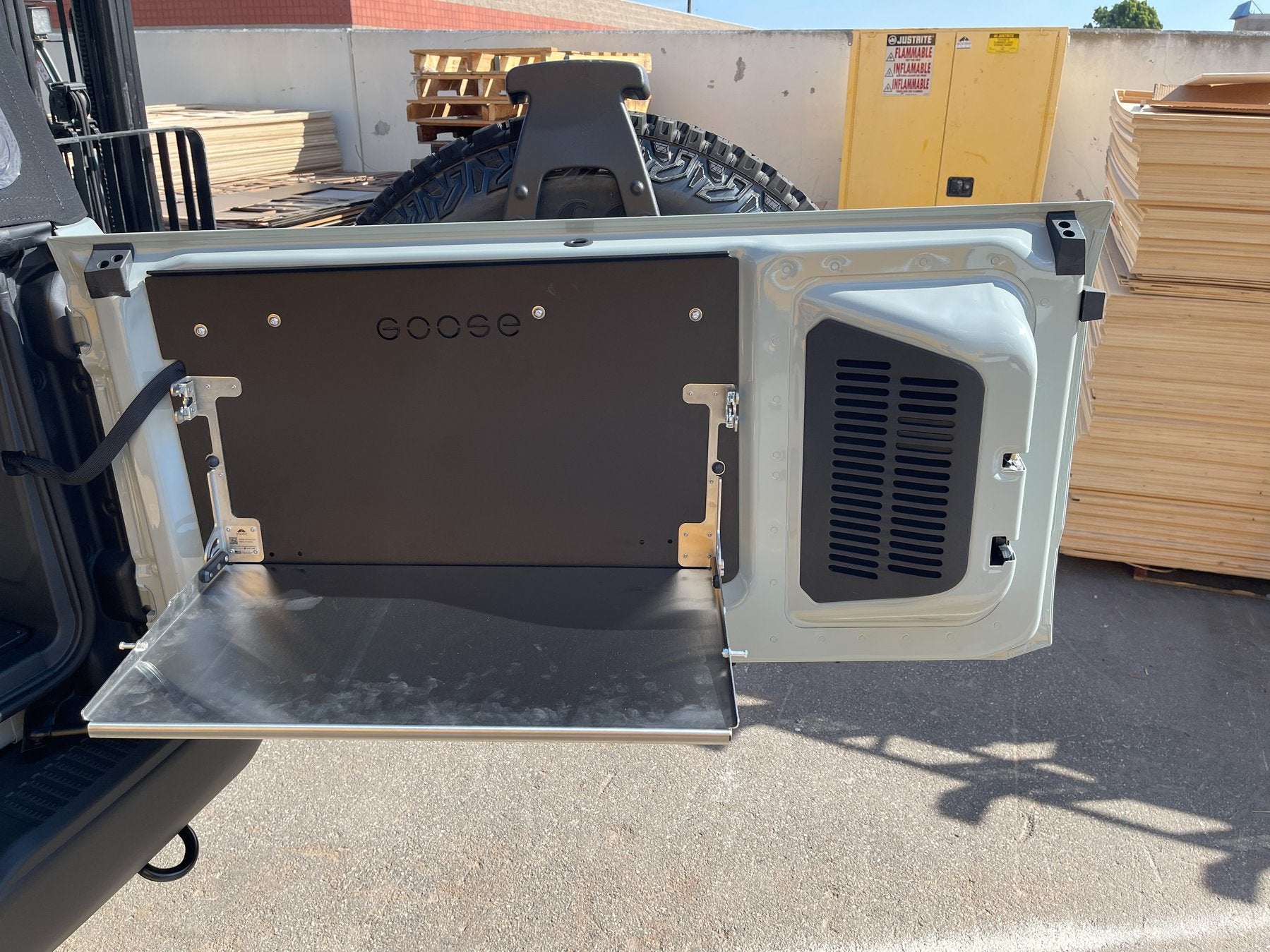 2021-2023 Ford Bronco Goose Gear Tailgate Table - Durable & Foldable Rear Cargo Organizer for Camping, Off-Roading & Outdoor Adventures