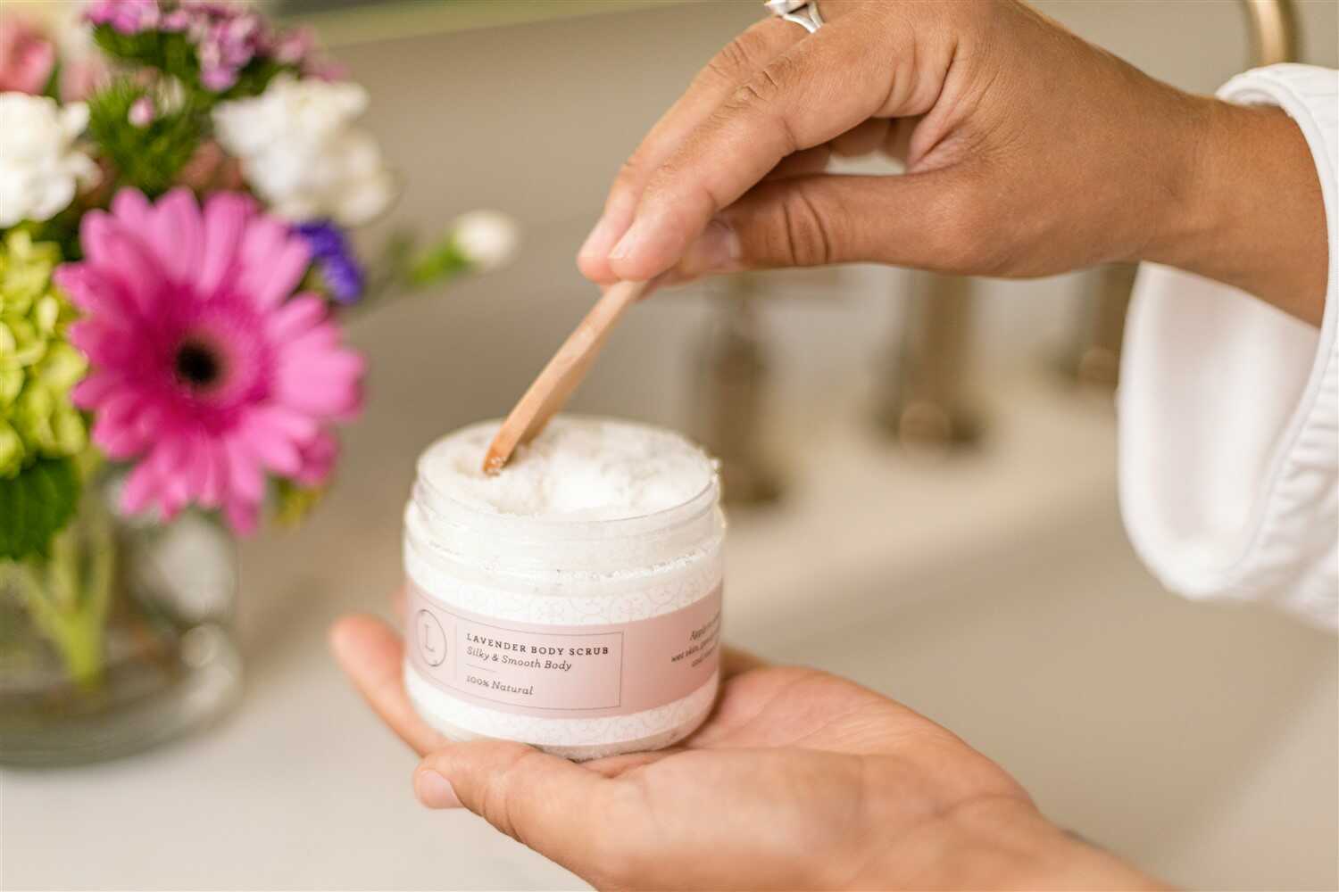 Organic Lavender Body Scrub with Sea Salt - Exfoliating & Moisturizing for Smooth Skin - Perfect for Spa Day & Self Care Routine