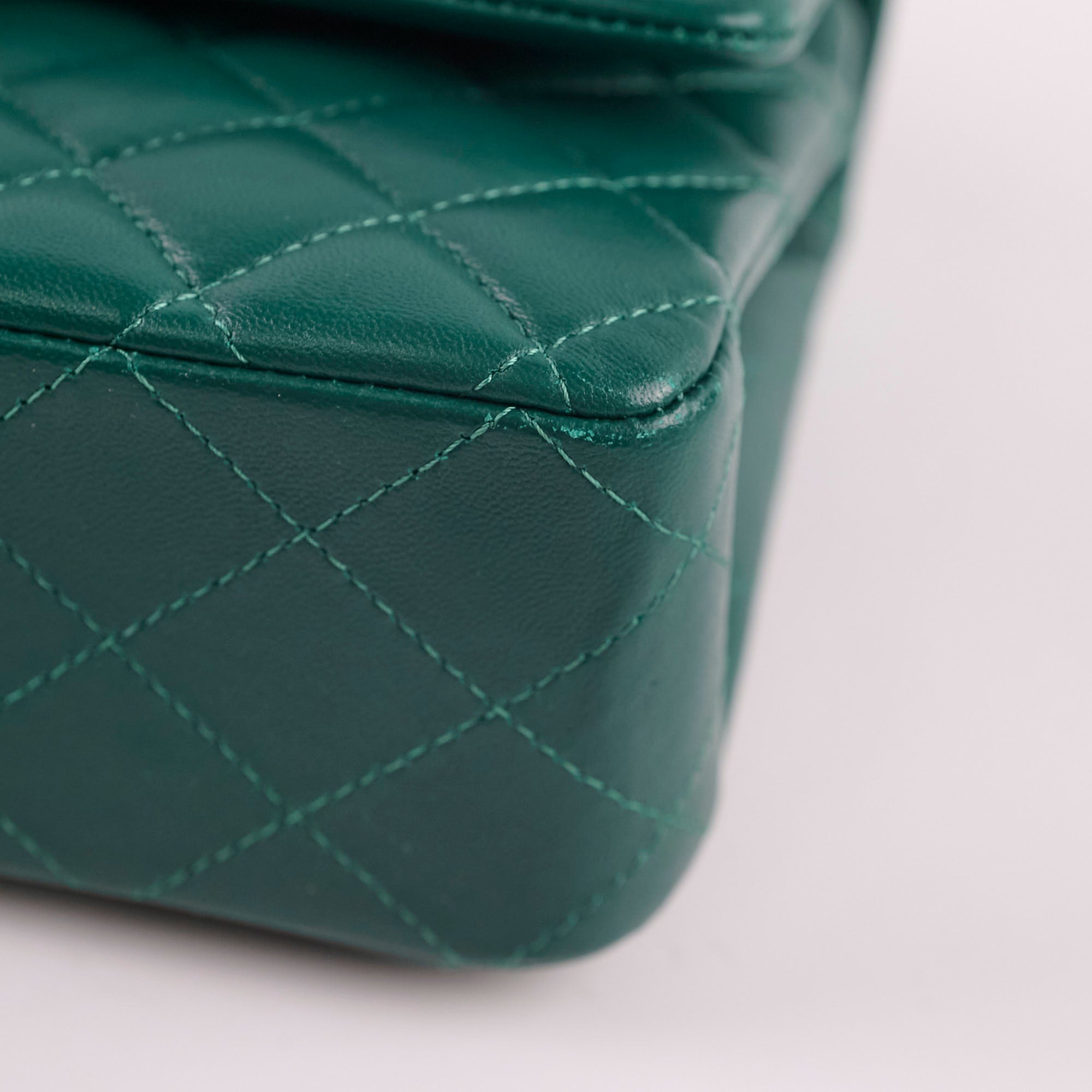 Chanel Medium Classic Flap Bag in Green Lambskin Leather with Silver Hardware - 25 Series | Luxury Handbag for Women, Perfect for Parties, Date Nights & Special Occasions
