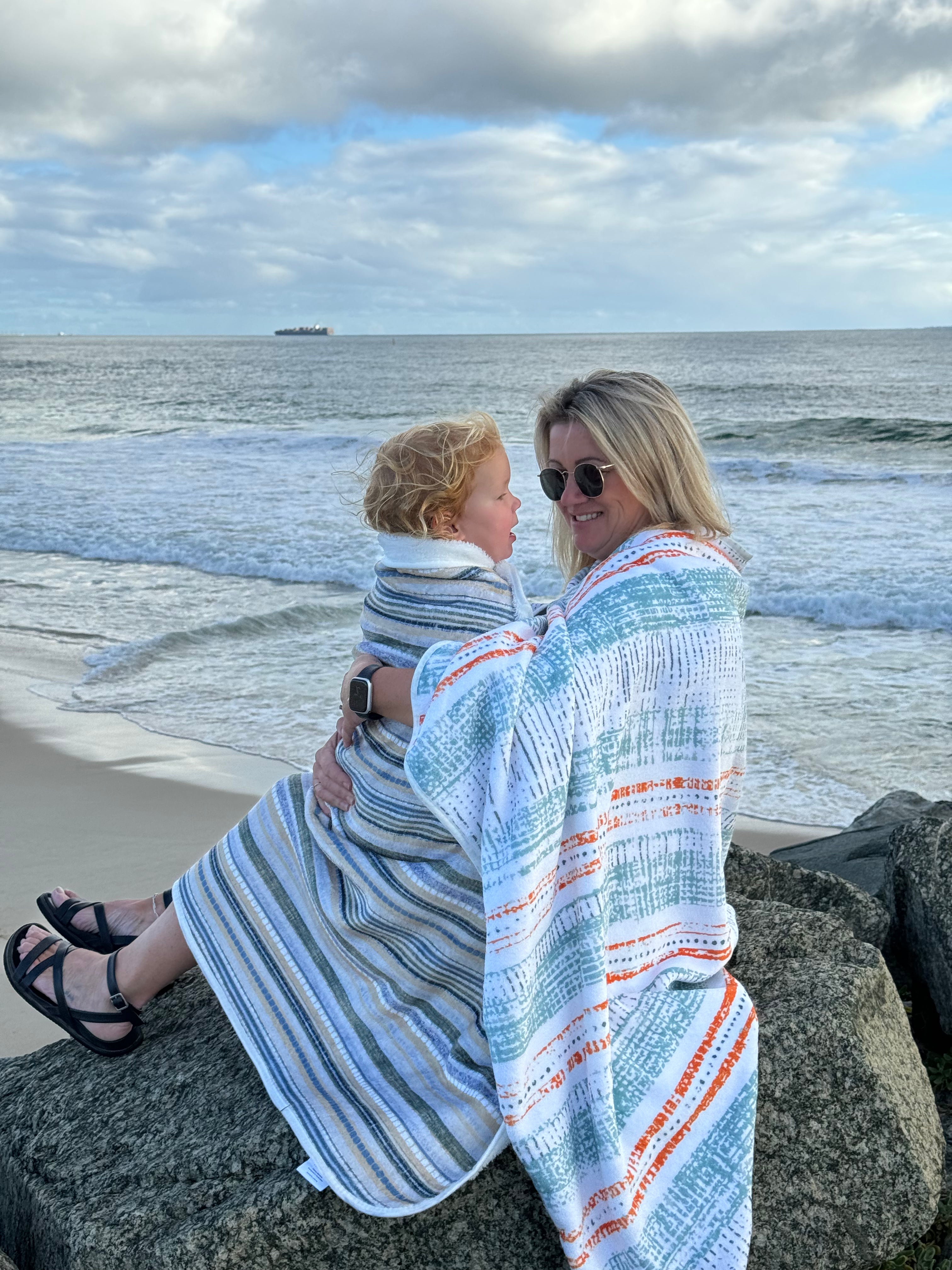 Cozy Orange Fleece Blanket - Soft & Warm Throw for Couch, Bed, and Home Decor - Perfect for Winter Nights, Movie Time & Gift Giving