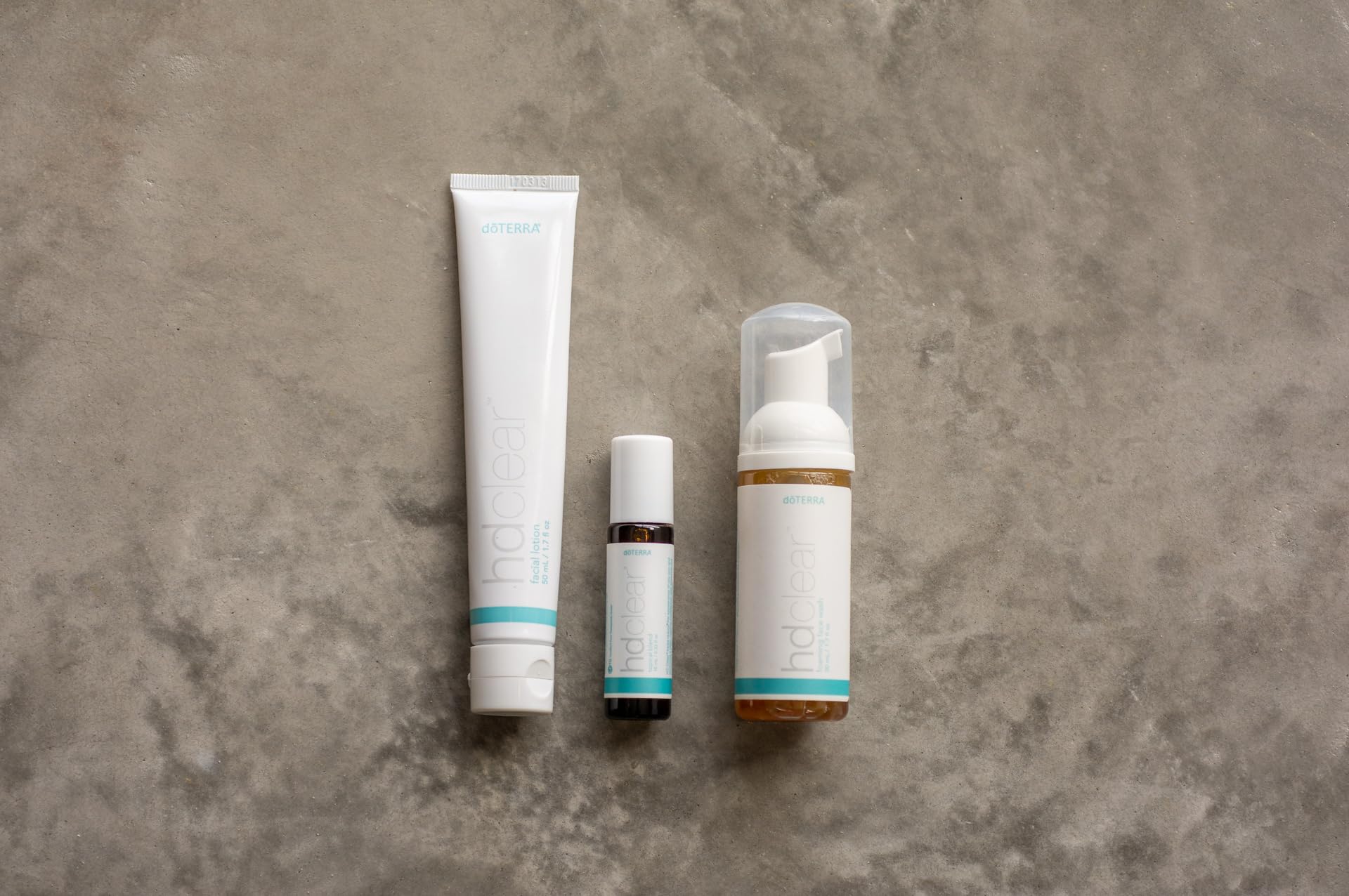 doTERRA HD Clear Facial Kit - Anti-Acne Face Wash & Moisturizer Set with Essential Oils for Clear Skin | Daily Skincare Routine for Teens & Adults