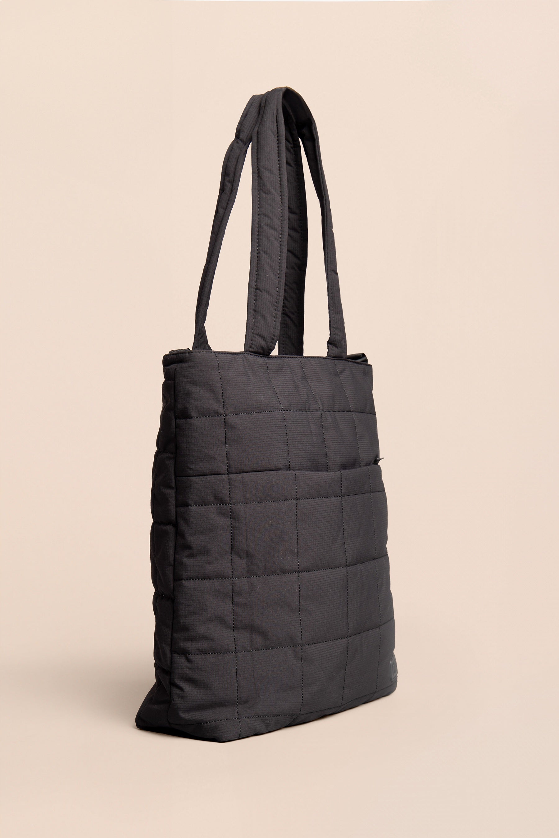 Stylish and Durable Trip Tote Bag 458870 - Perfect for Travel, Shopping, and Everyday Use