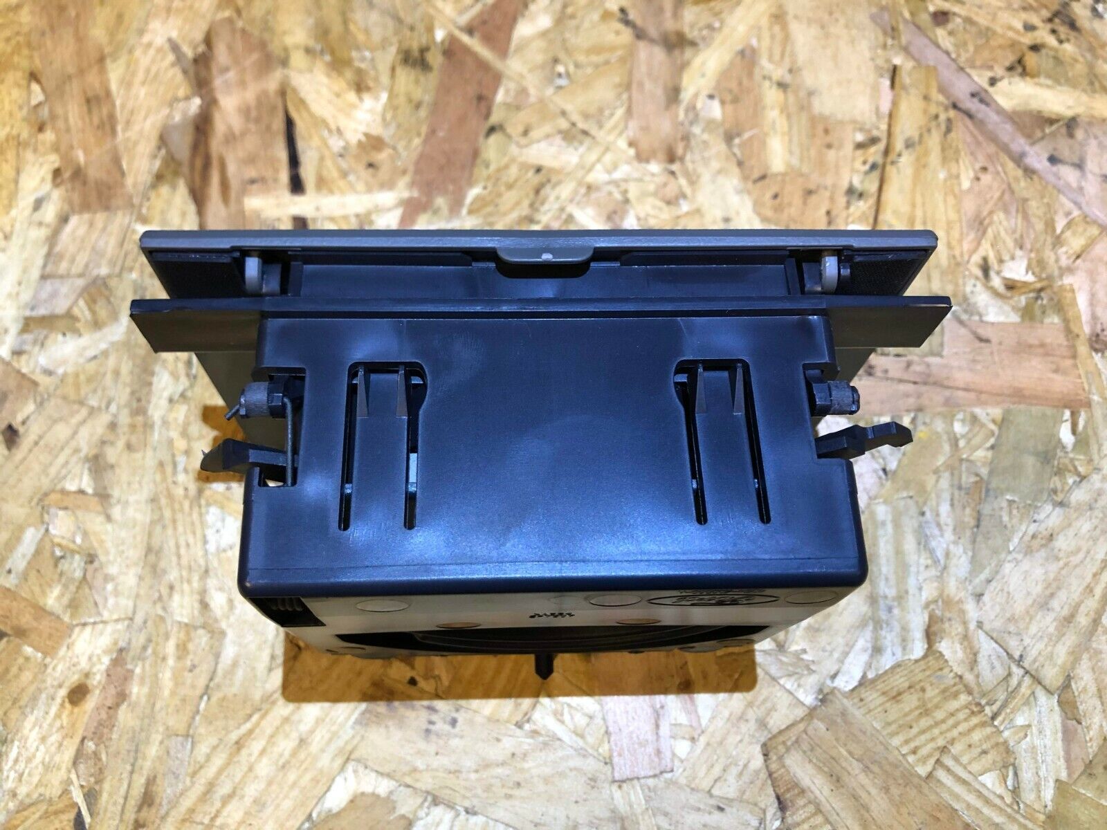 Brand New 05-07 Ford Super Duty F250 F350 F450 F550 Dash Cup Holder #107 - Perfect for Road Trips & Daily Commutes