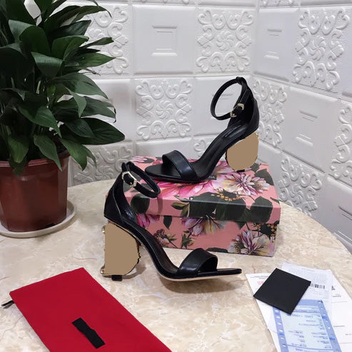 Women's Black High Heels & Matching Handbags Set - Elegant Stiletto Pumps with Stylish Clutch for Parties, Weddings & Evening Events