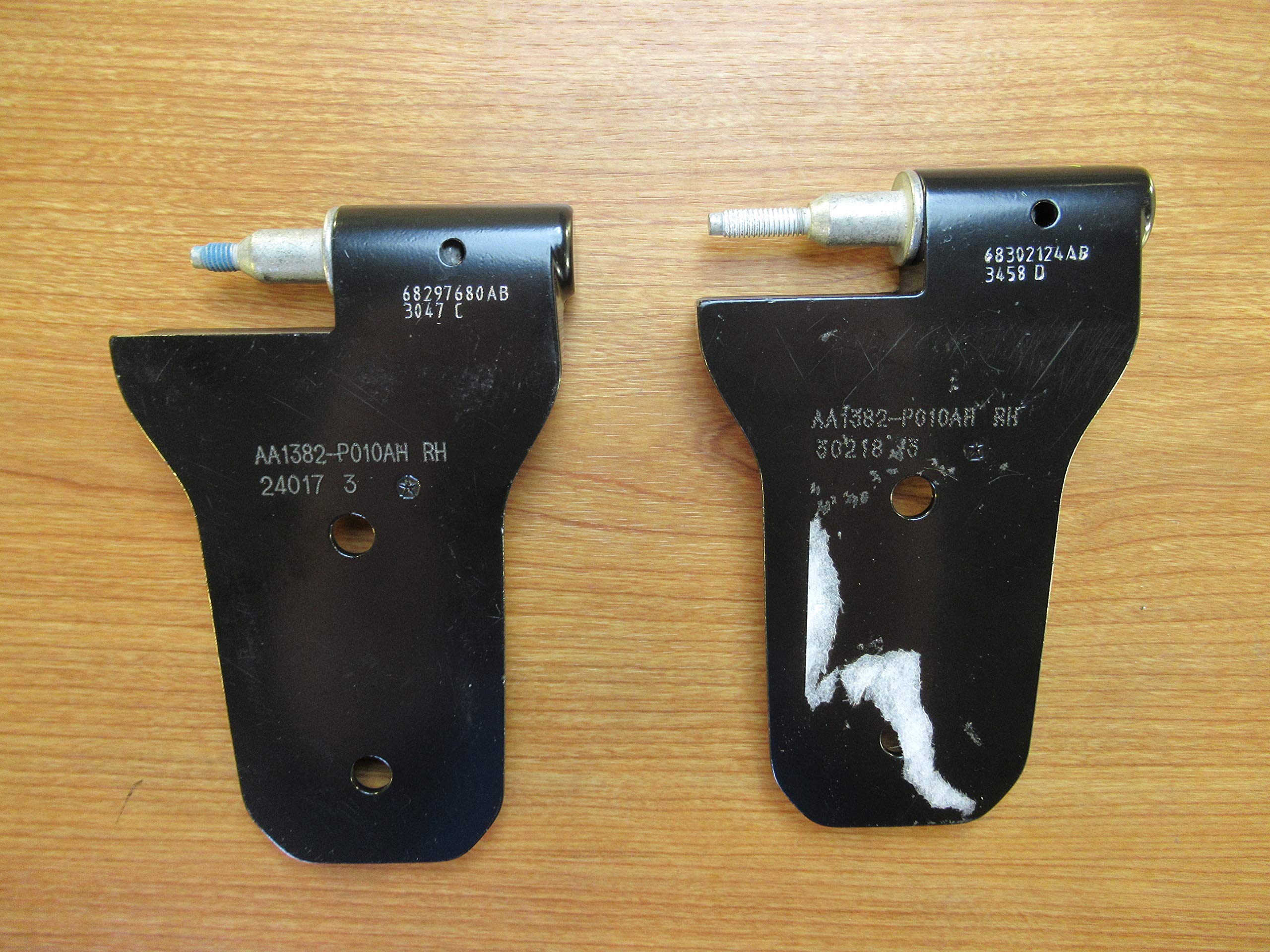 Jeep Wrangler JL Passenger Side Door Hinges Set - Front & Rear OEM Replacement Parts for Off-Roading & Daily Driving