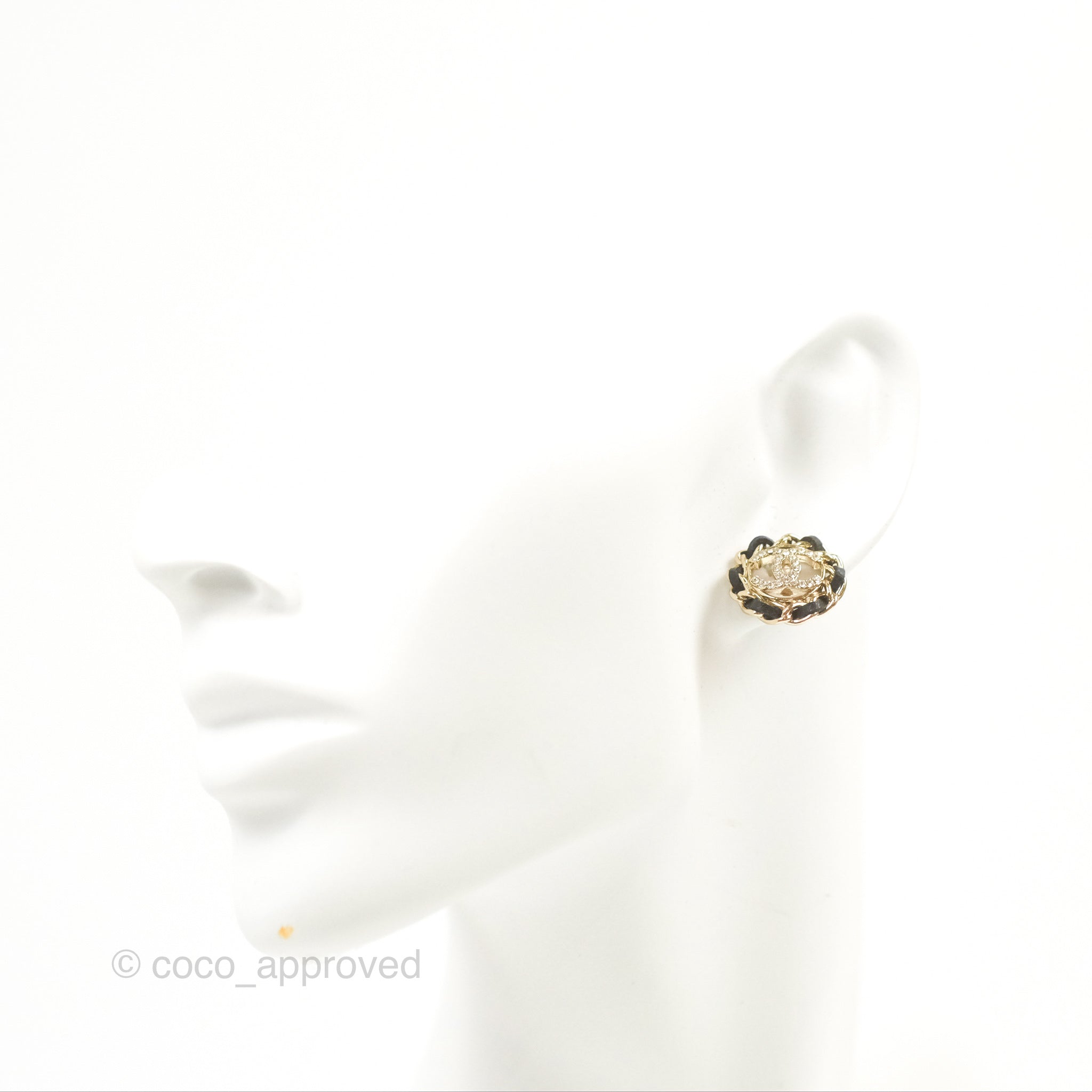 Chanel CC Crystal Woven Round Earrings Gold Tone 22S - Luxury Fashion Jewelry for Women, Elegant Party & Evening Wear Accessories