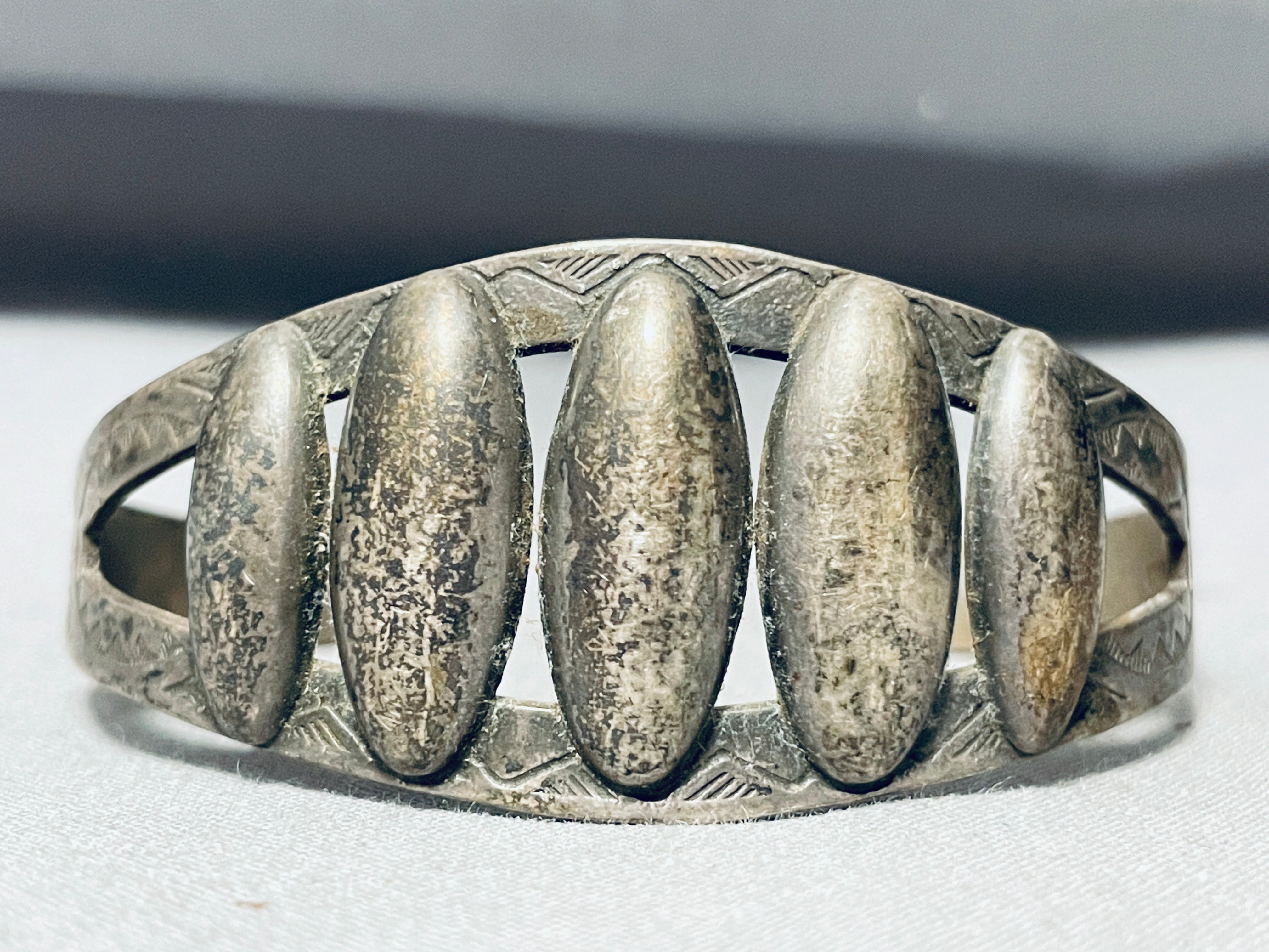 Vintage 1930s Navajo Sterling Silver Stone Cuff Bracelet - Handmade Native American Jewelry for Boho Fashion & Gift Giving
