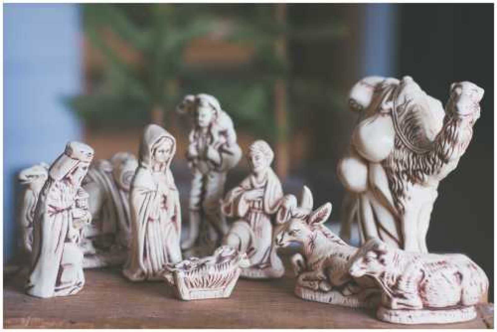 1000 Piece Nativity Sculpture Jigsaw Puzzle for Adults - Wooden Puzzle Art for Home Decor, Wall Art & Christmas Gifts - Perfect for Family Game Night, Holiday Decorations & Stress Relief Activities