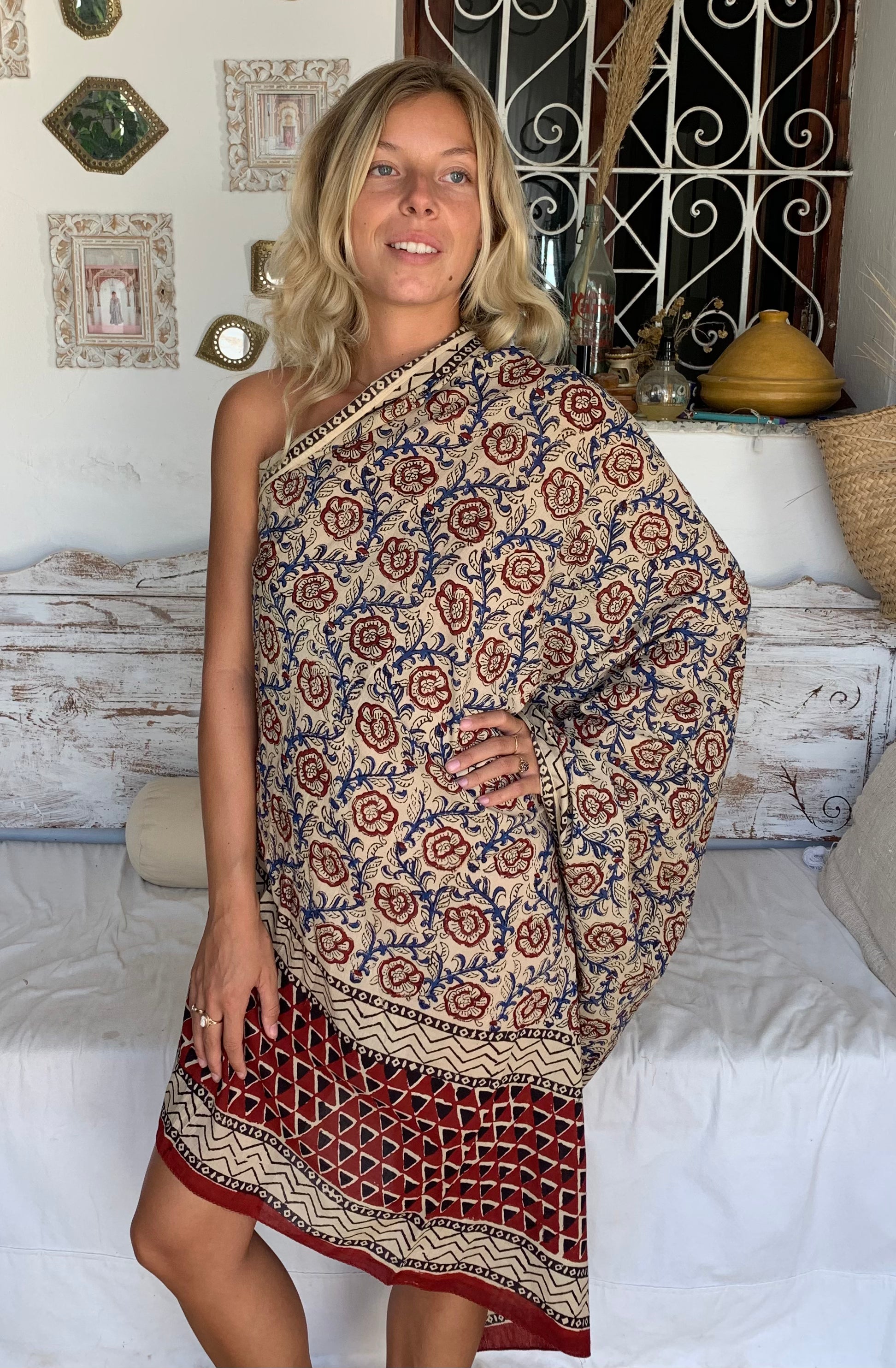 Stylish Cotton Sarong Pareo - Soft Beach Wrap & Shawl for Women | Perfect for Summer Vacations, Poolside Lounging & Beach Cover-Ups