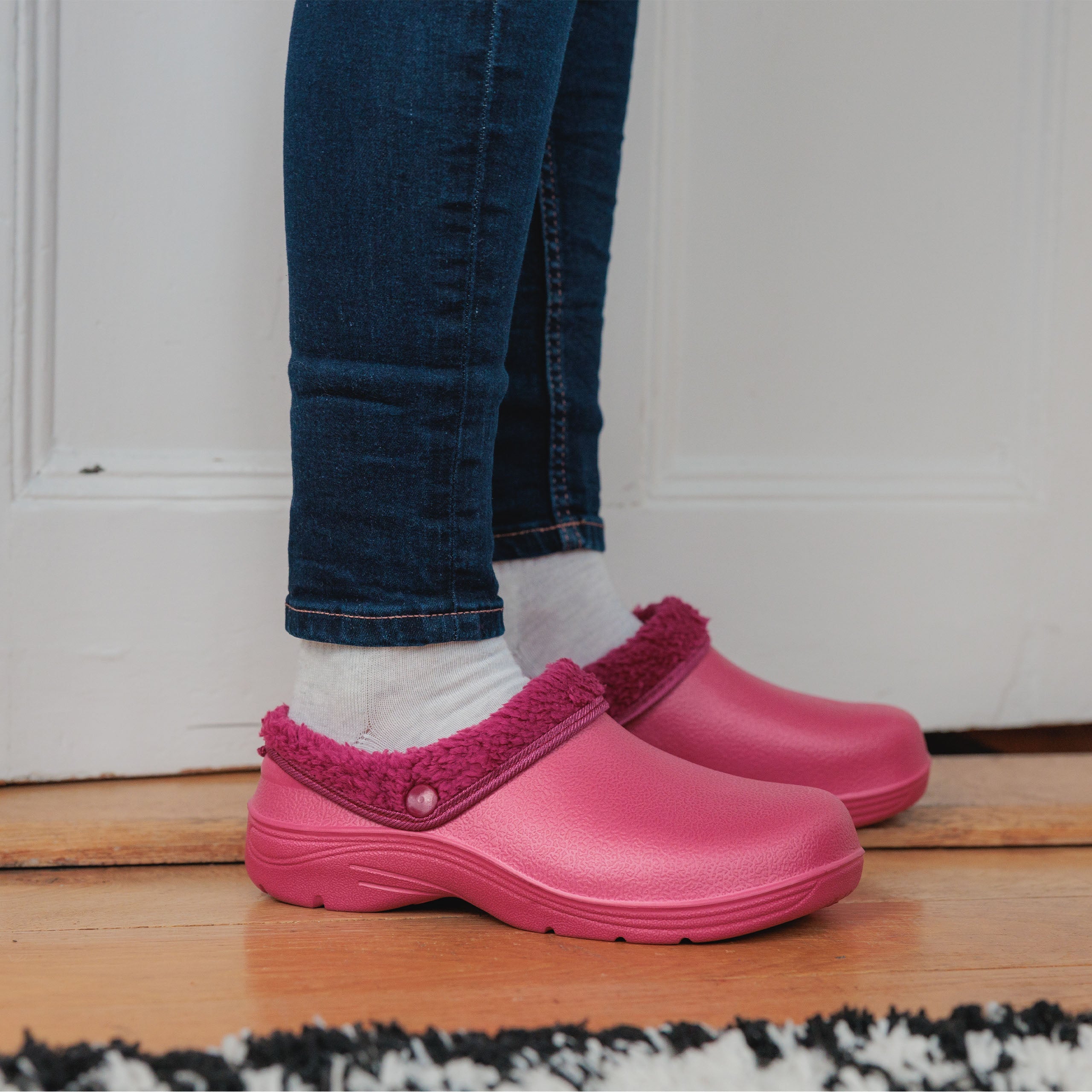 Women's Thermal Fleece Lined Garden Clogs - Warm Slip-Resistant Outdoor Shoes for Winter Gardening, Yard Work & Home Use