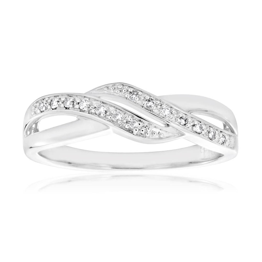 9ct White Gold Diamond Ring Set with 14 Brilliant Cut Diamonds - Perfect for Engagement, Wedding & Anniversary Gifts