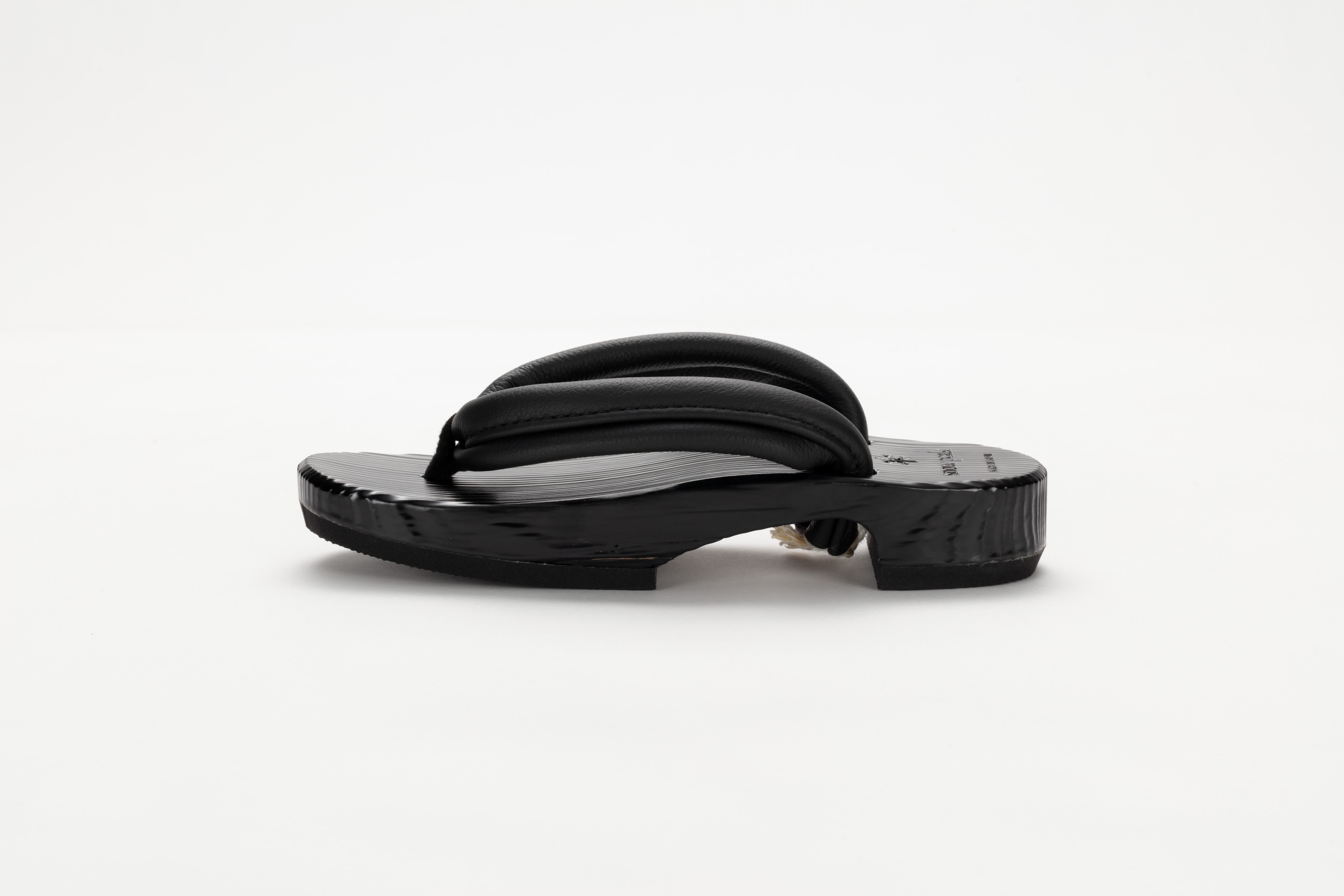 Japanese Leather Hita Geta Sandals for Women - Traditional Wooden Platform Shoes for Kimono, Yukata & Summer Outfits
