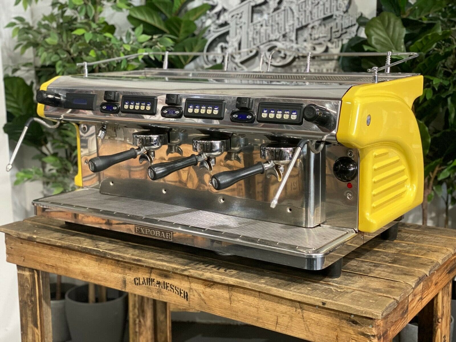 Expobar Ruggero 3 Group Commercial Espresso Machine in Vibrant Yellow - Perfect for Cafes, Restaurants & Coffee Shops