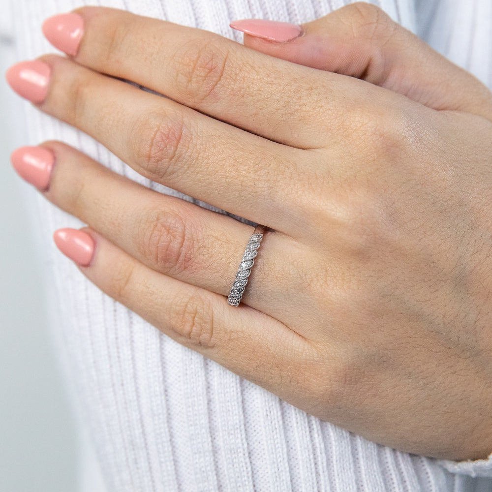 9ct White Gold Opulent Diamond Ring for Women - Elegant Engagement, Wedding & Anniversary Jewelry Gift - Perfect for Special Occasions & Romantic Moments